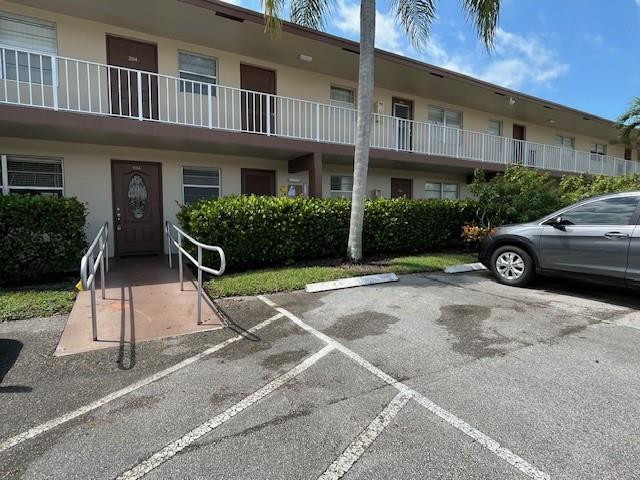 7300 NW 5th Place 105