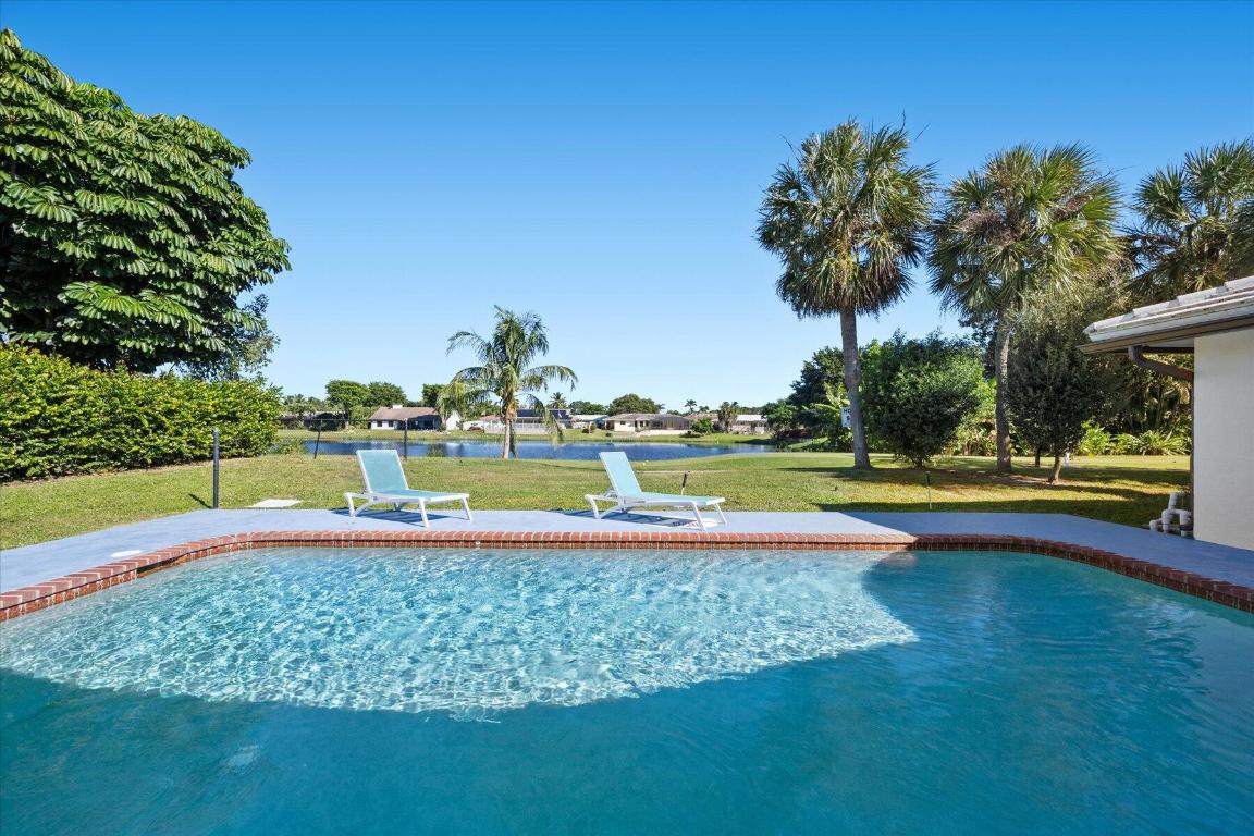 3201 Lakeview Drive
