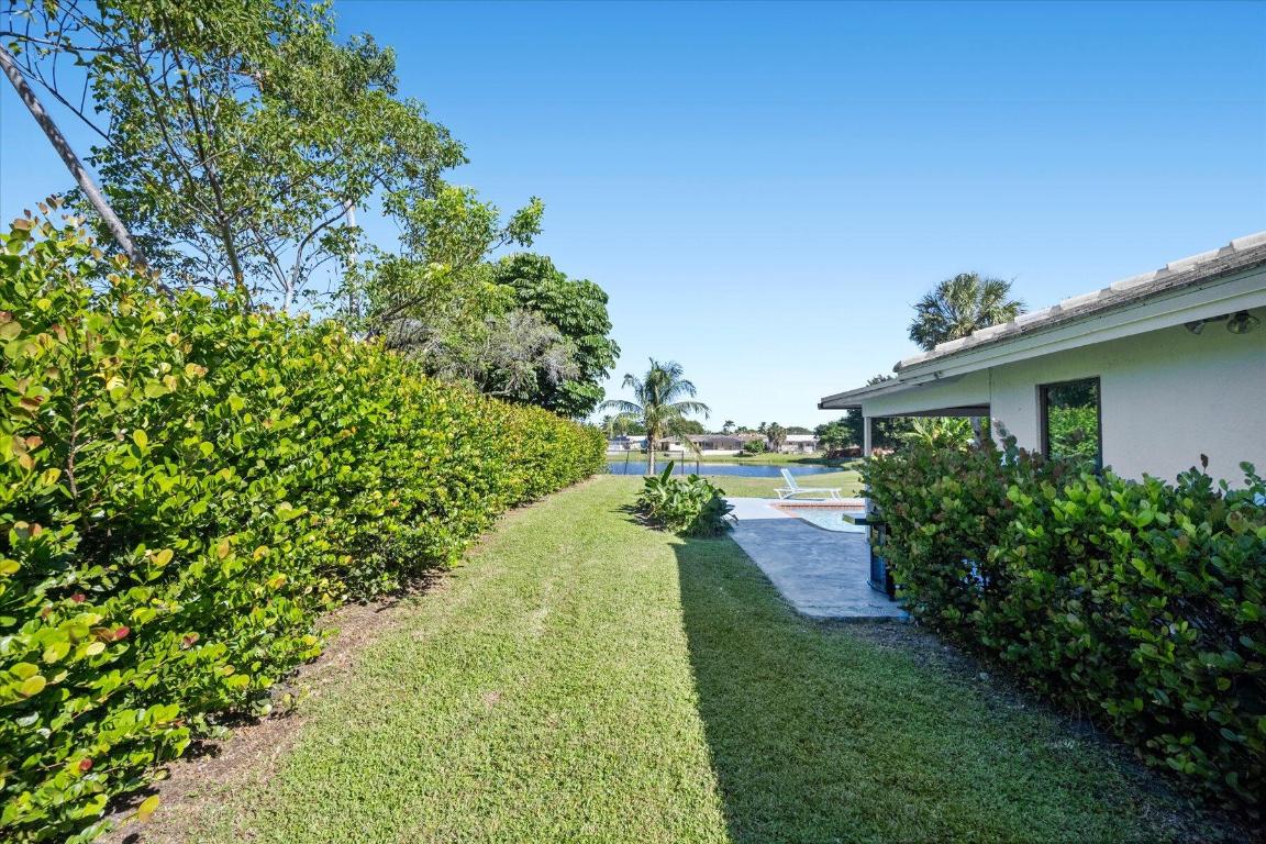 3201 Lakeview Drive