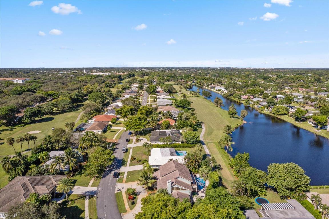 3201 Lakeview Drive