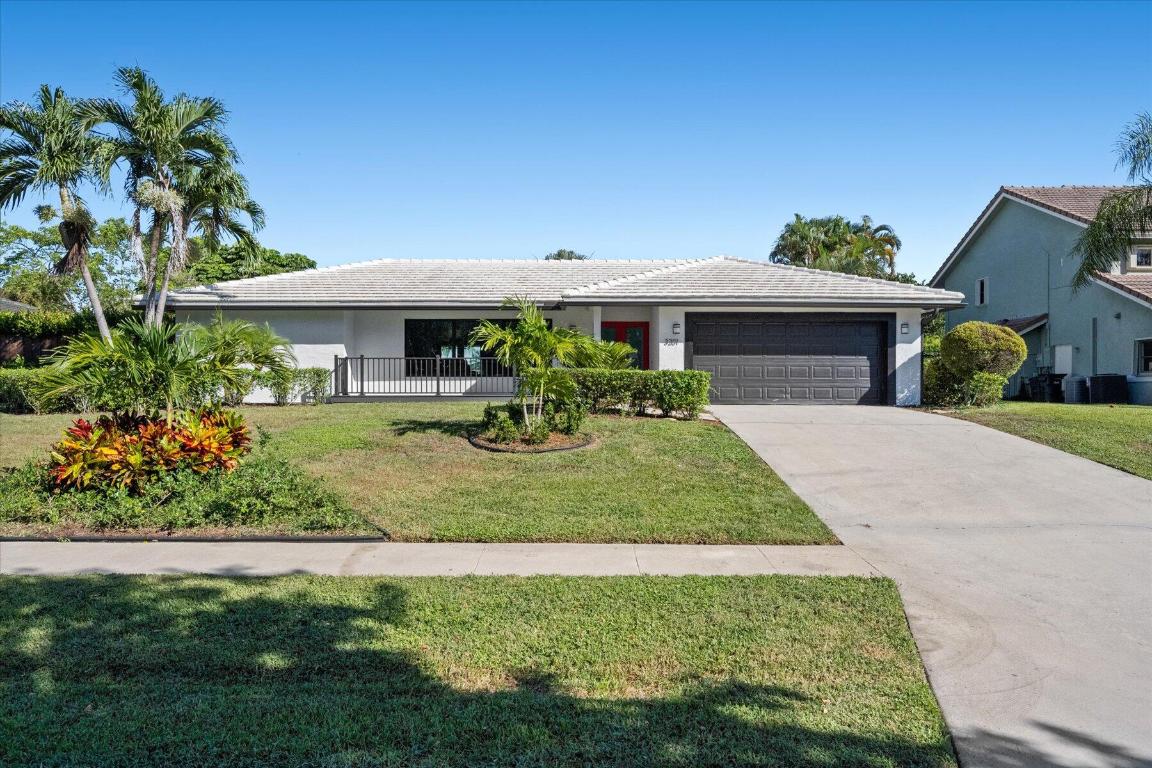 3201 Lakeview Drive