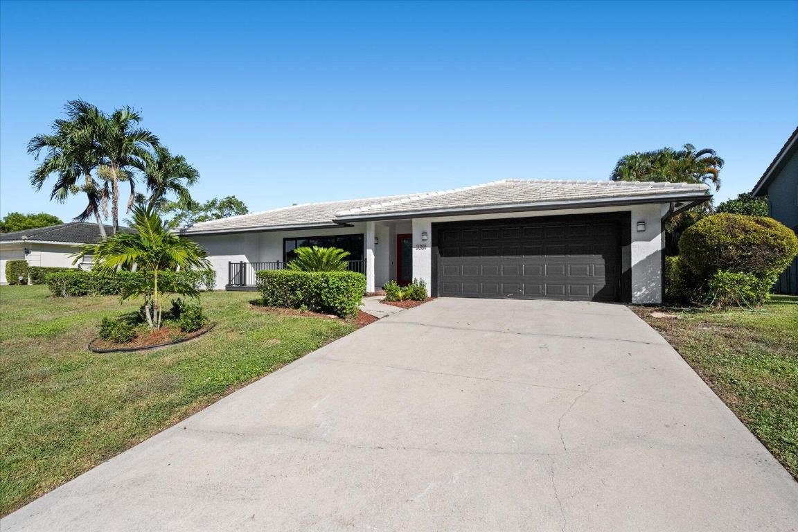 3201 Lakeview Drive