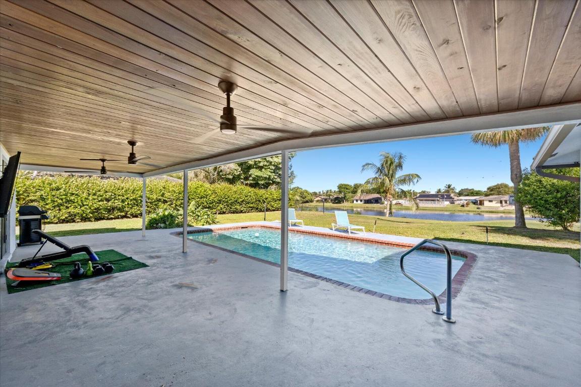 3201 Lakeview Drive