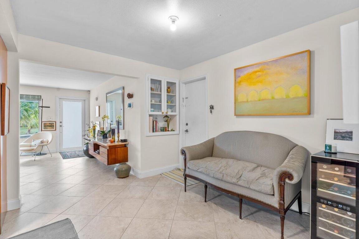 457 SW 4th Avenue