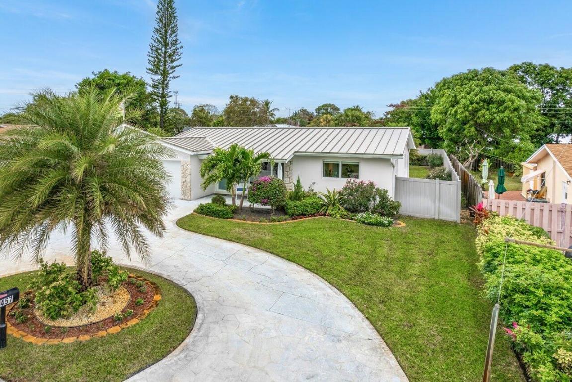 457 SW 4th Avenue