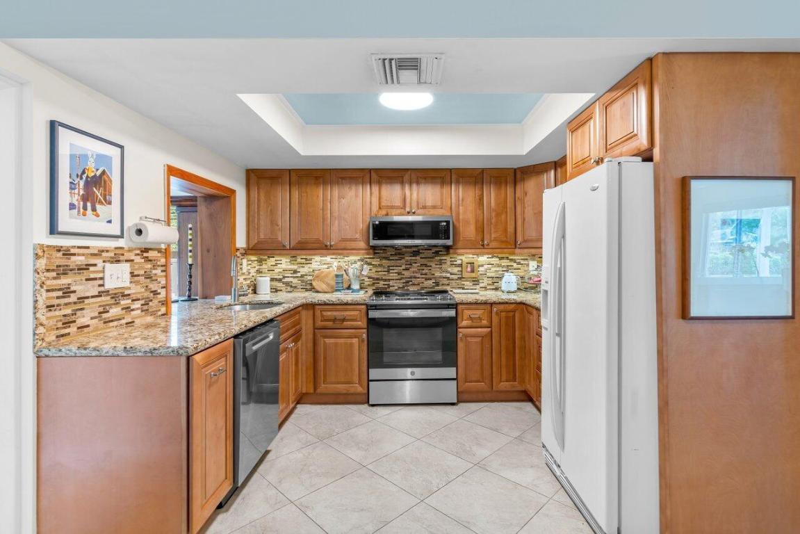 457 SW 4th Avenue