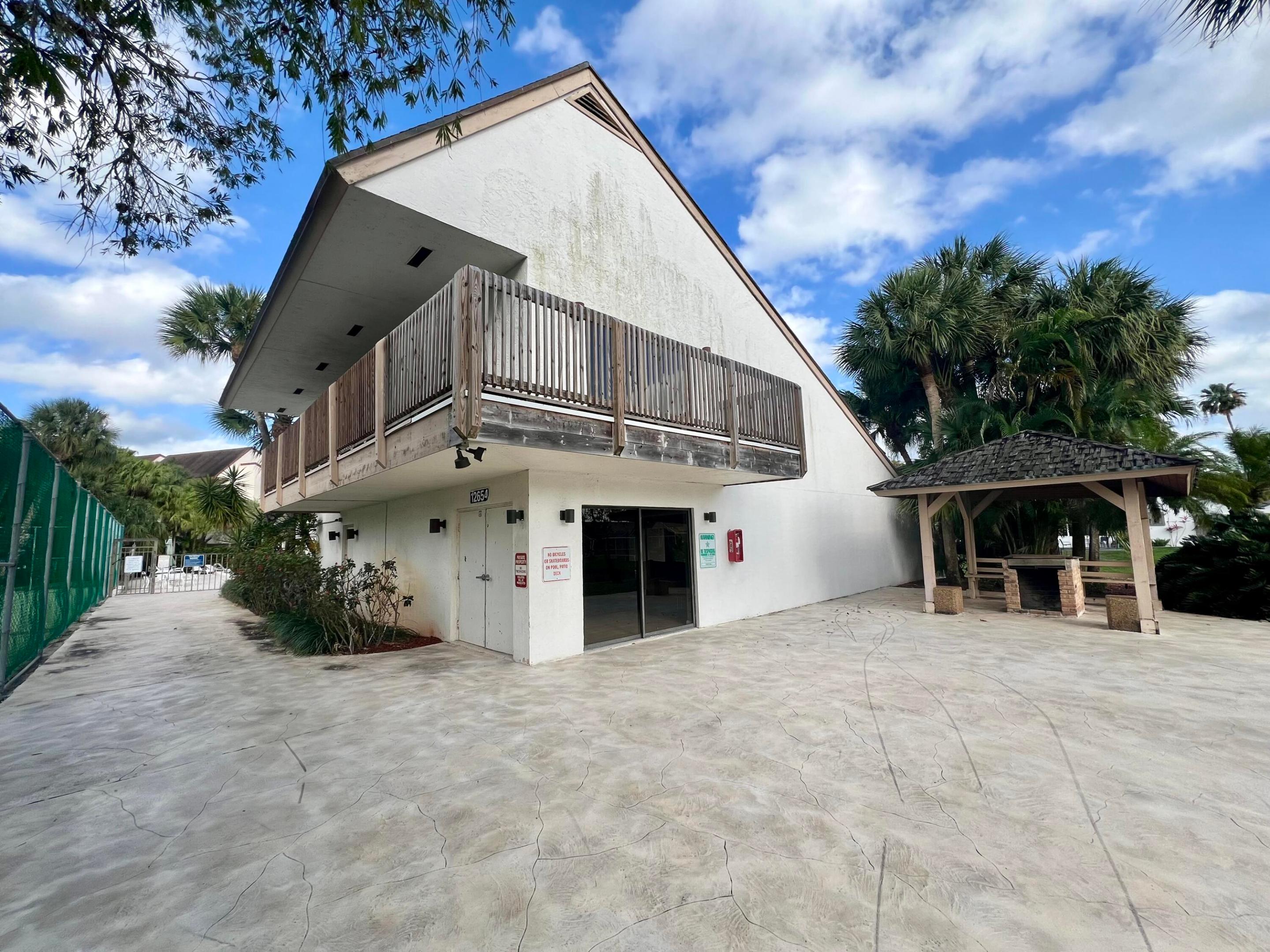 12524 Shoreline Drive 202
