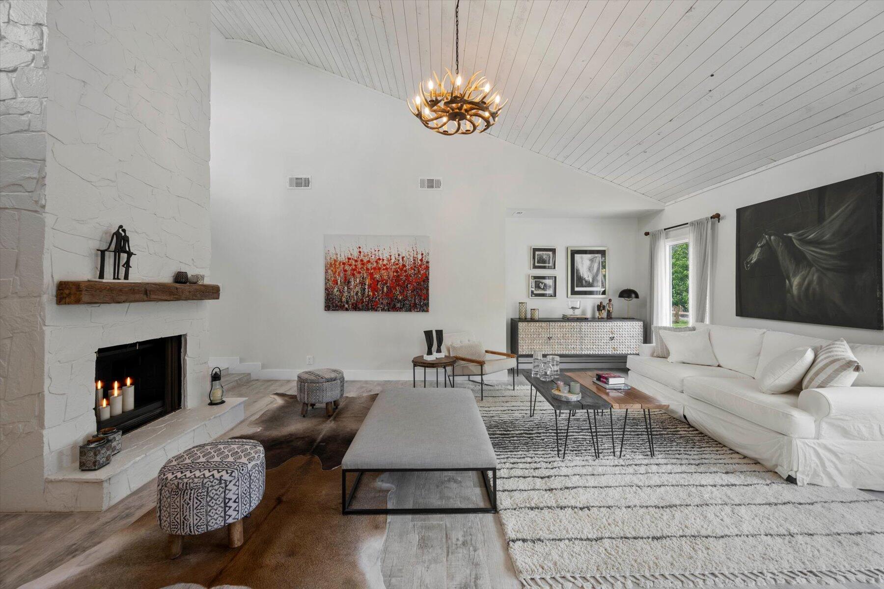11459 Hawk Hollow