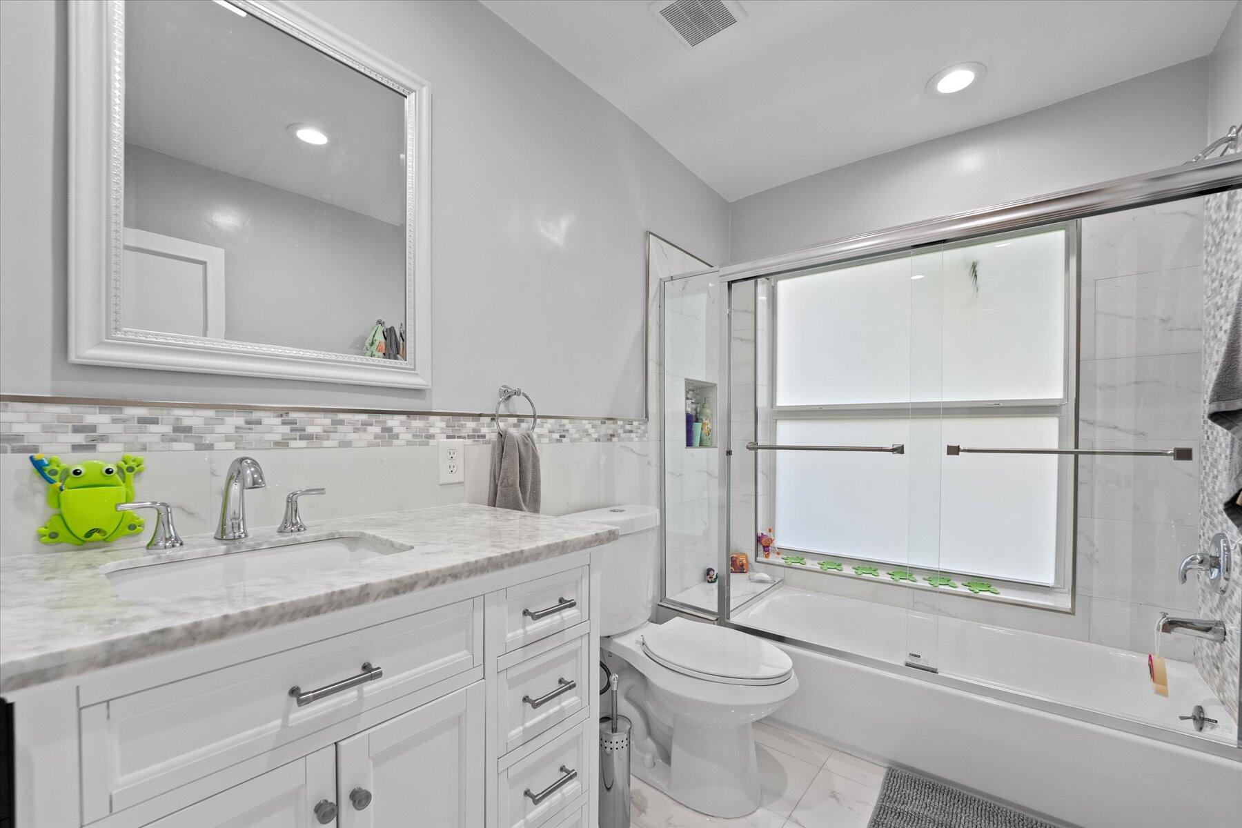 2700 NW 41st Street
