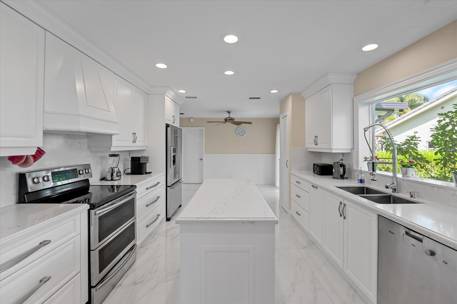 2700 NW 41st Street