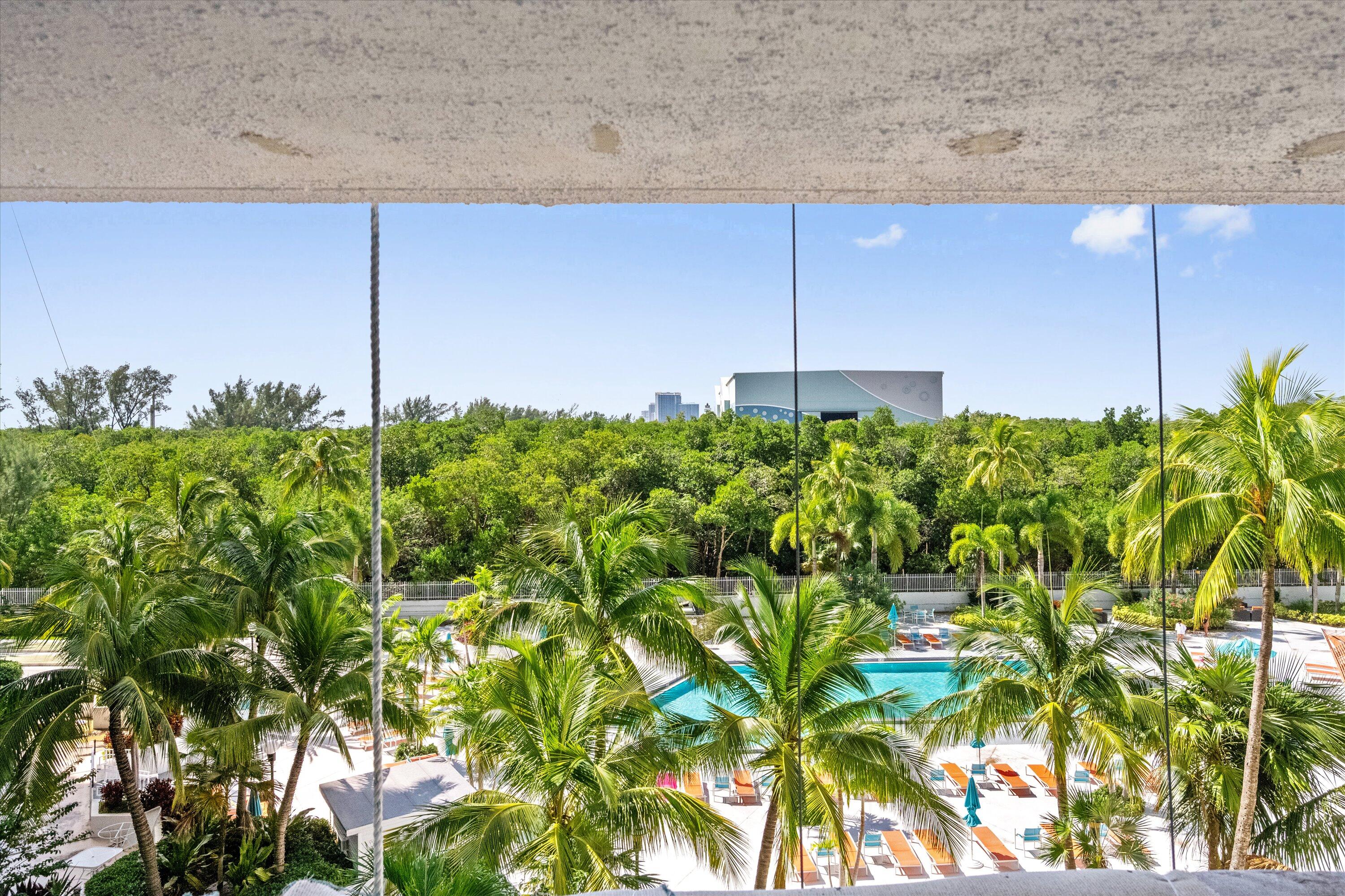 100 Bayview Drive 423