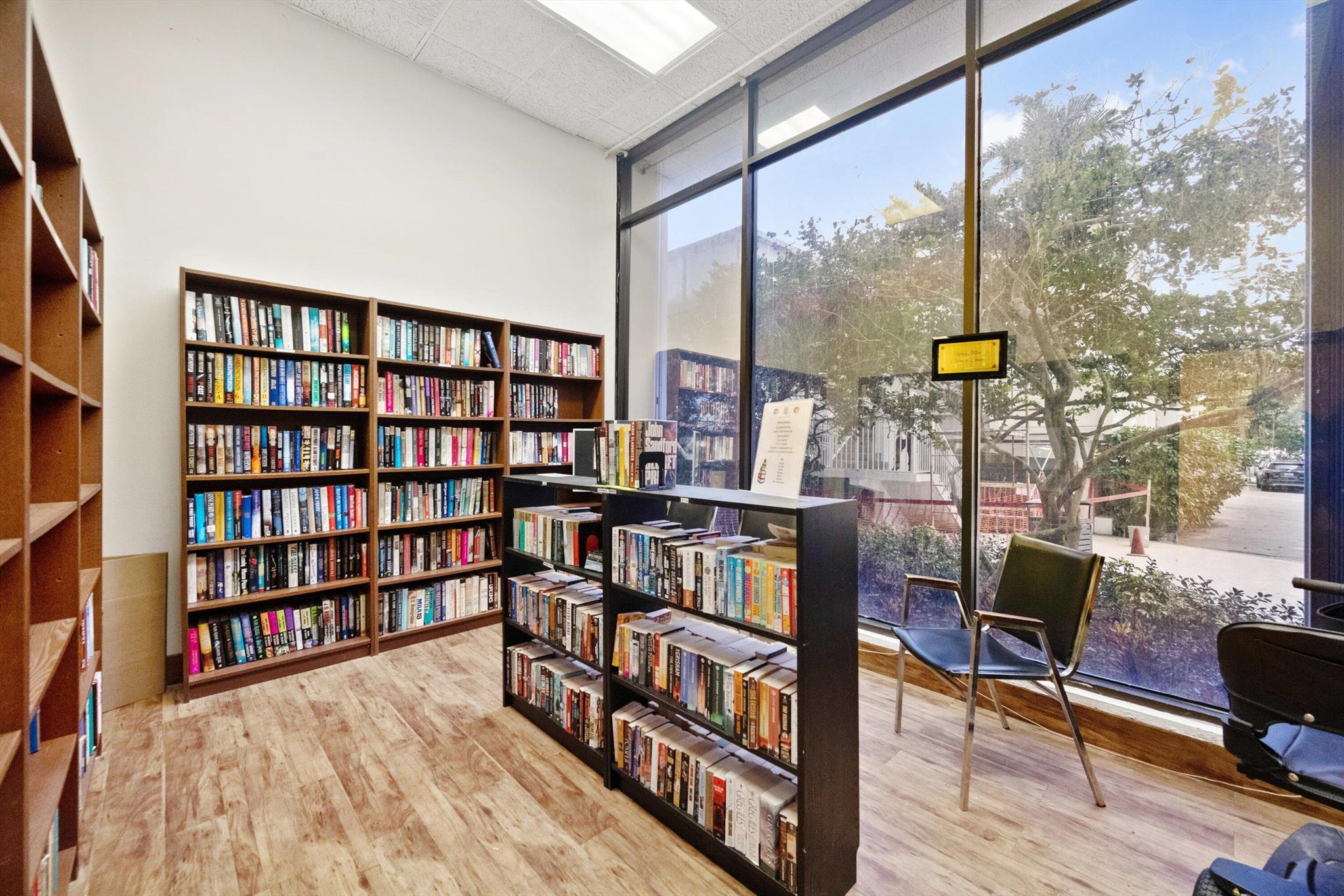 100 Bayview Drive 423