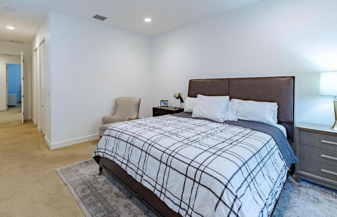 2812 Eagle Rock Circle 902