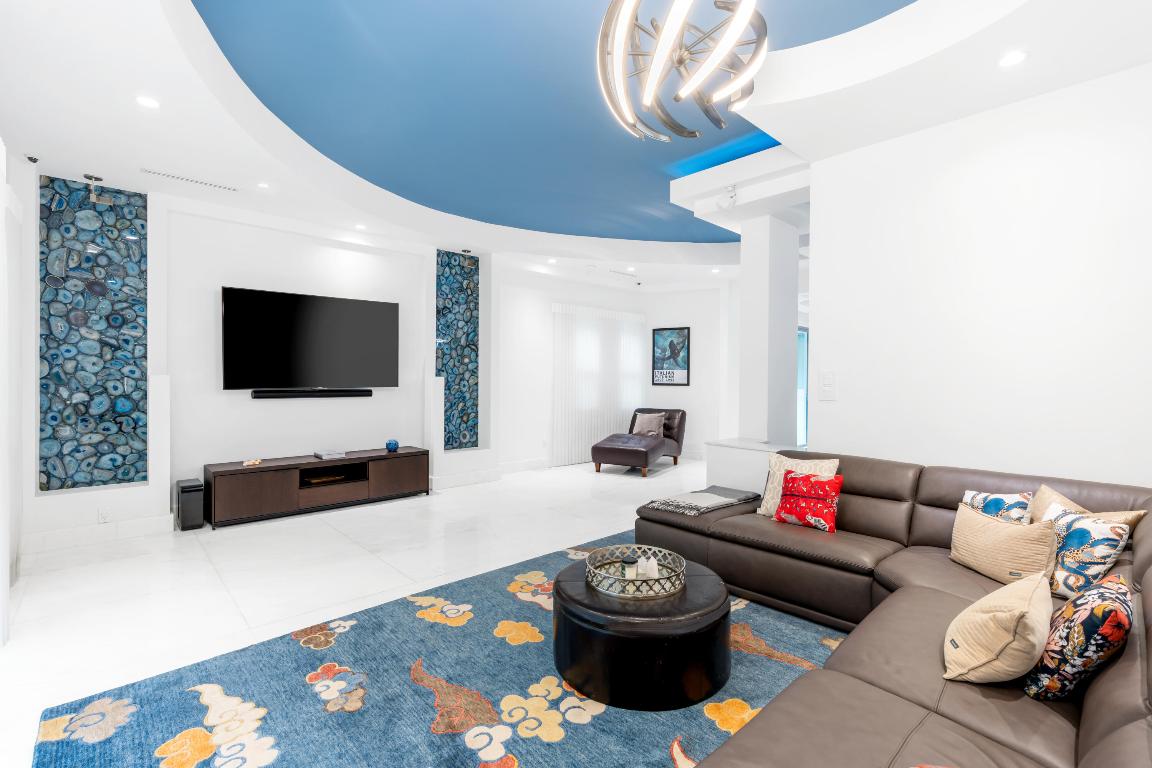 3917 S Le Jeune Road