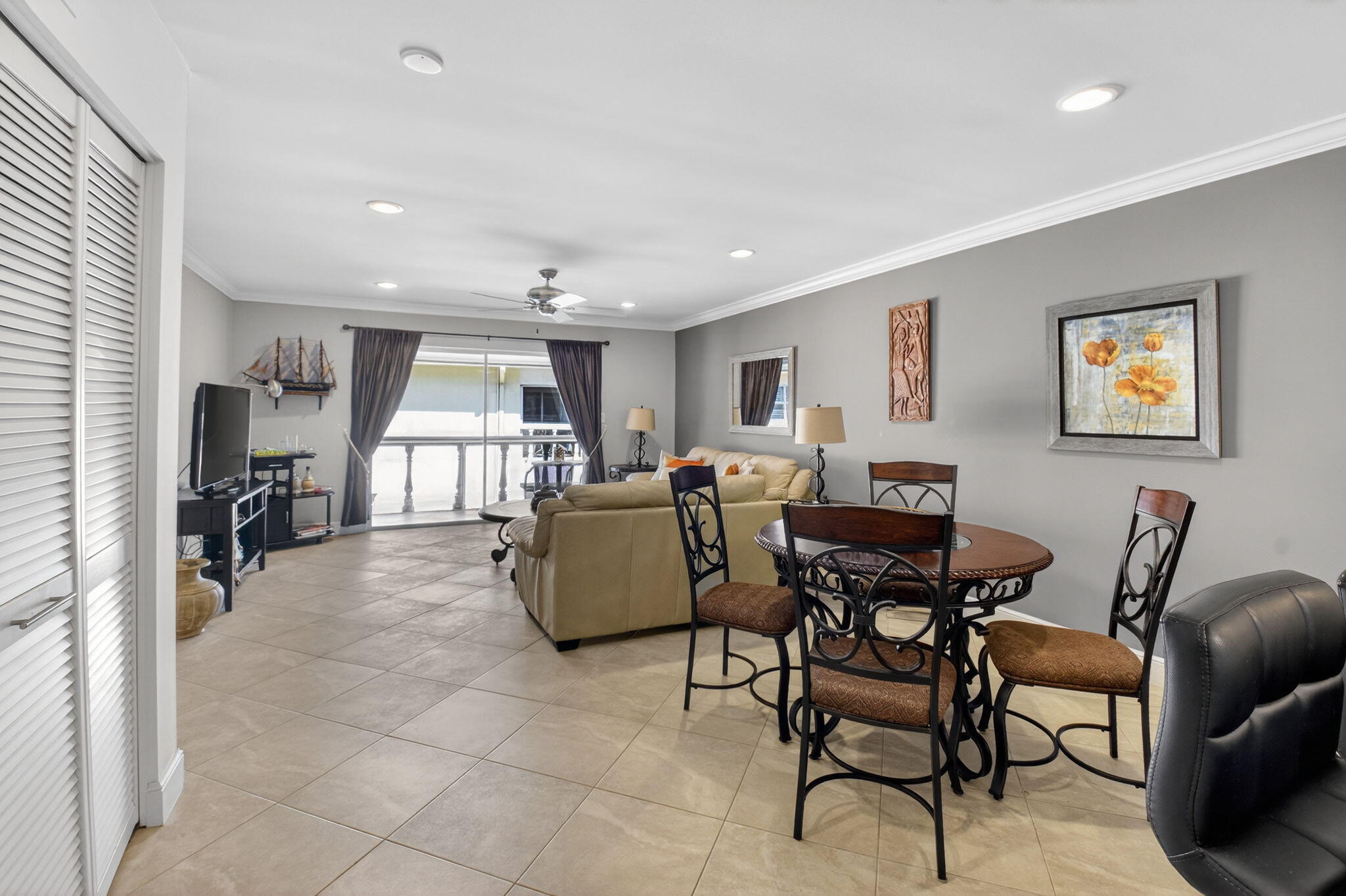 80 Venetian Drive 307s