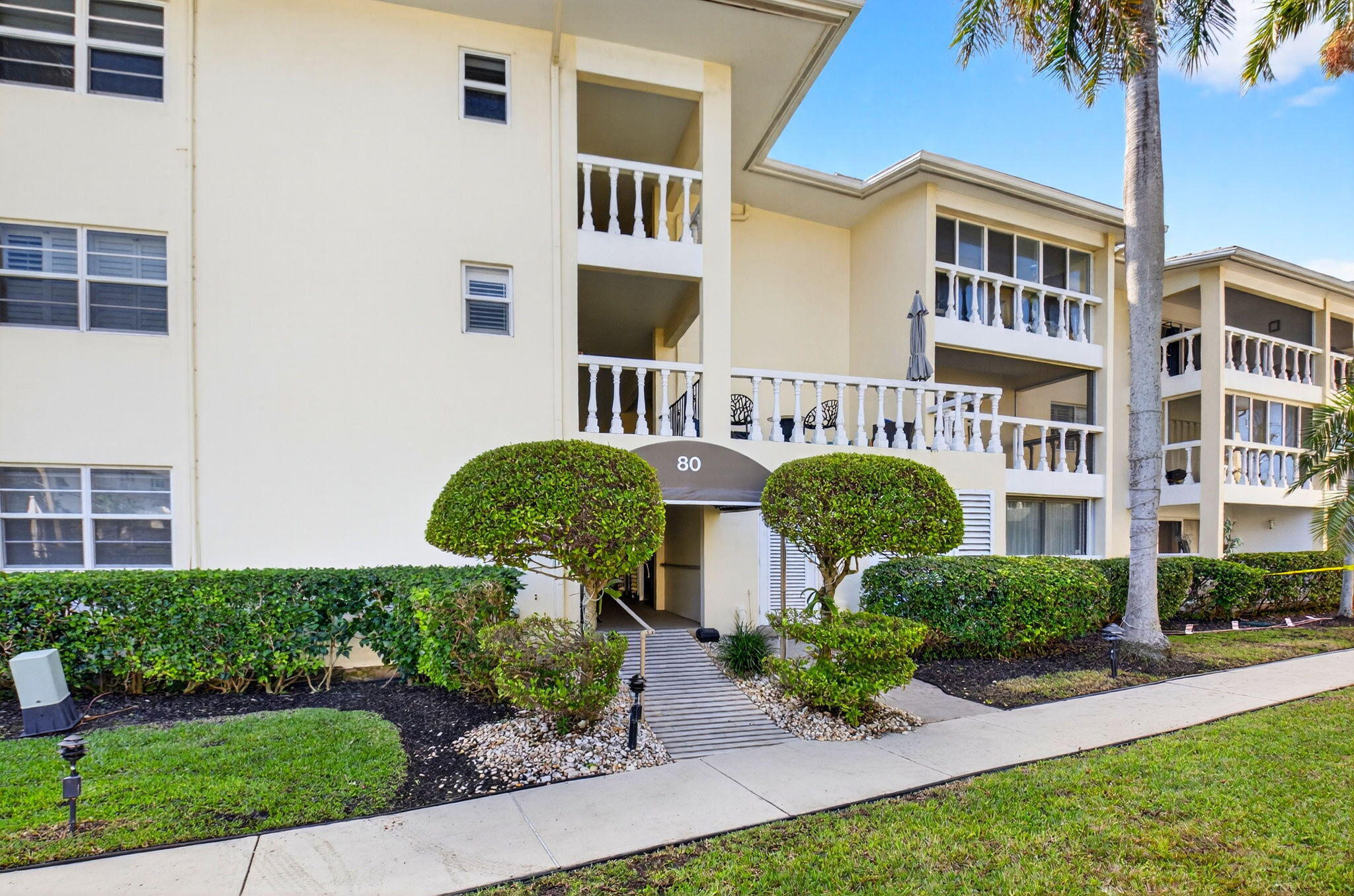 80 Venetian Drive 307s