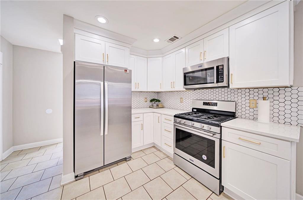 208 Five Iron Court NW