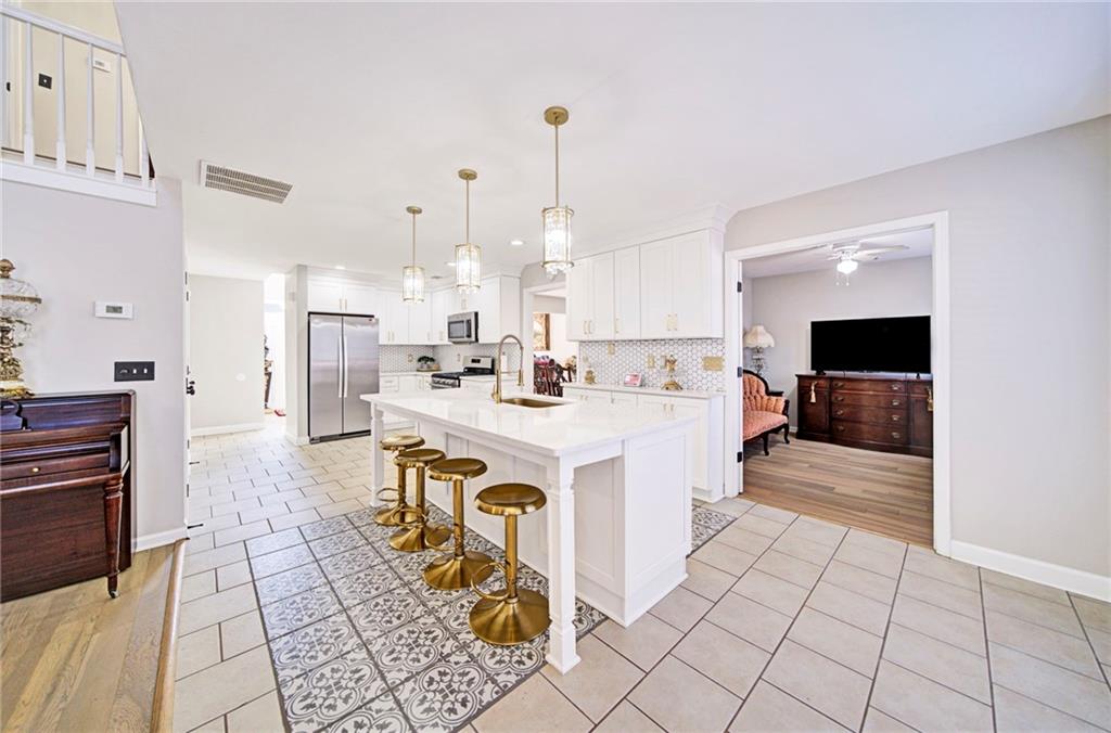208 Five Iron Court NW