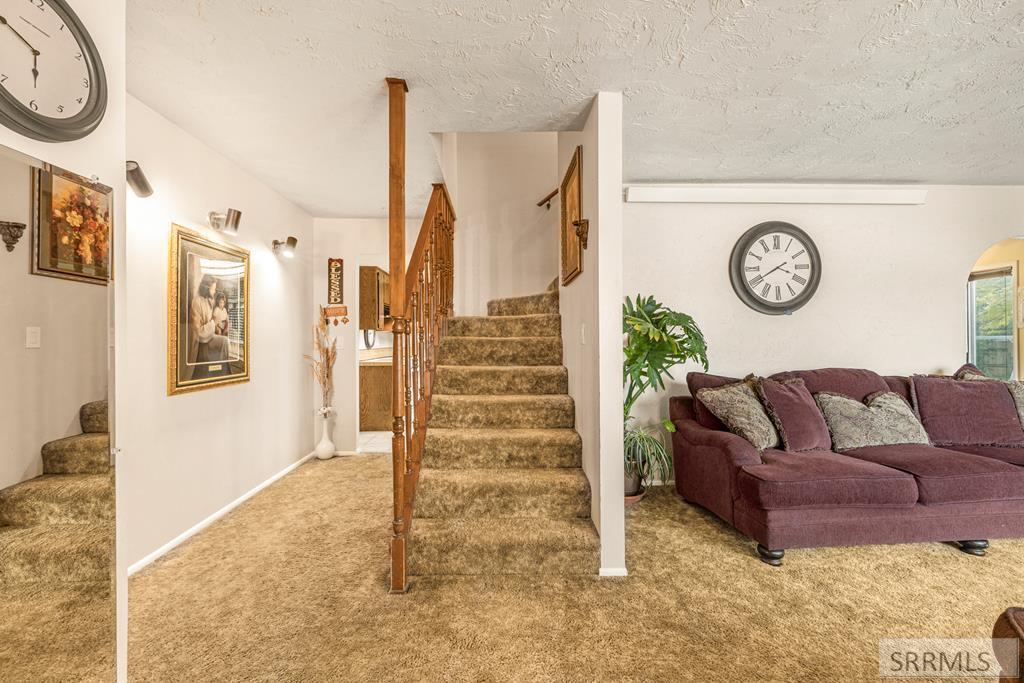 203 Hummingbird Place, Shelley