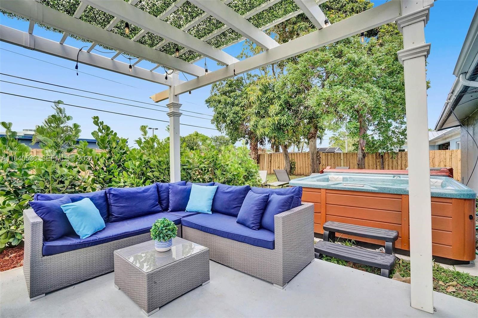 1105 SE 4th Court