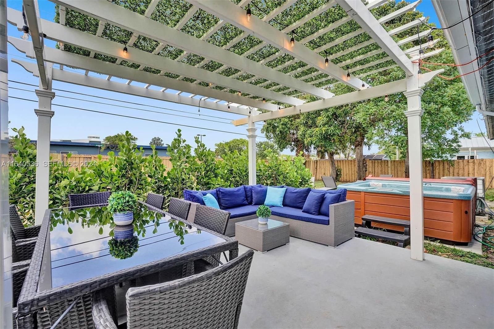 1105 SE 4th Court