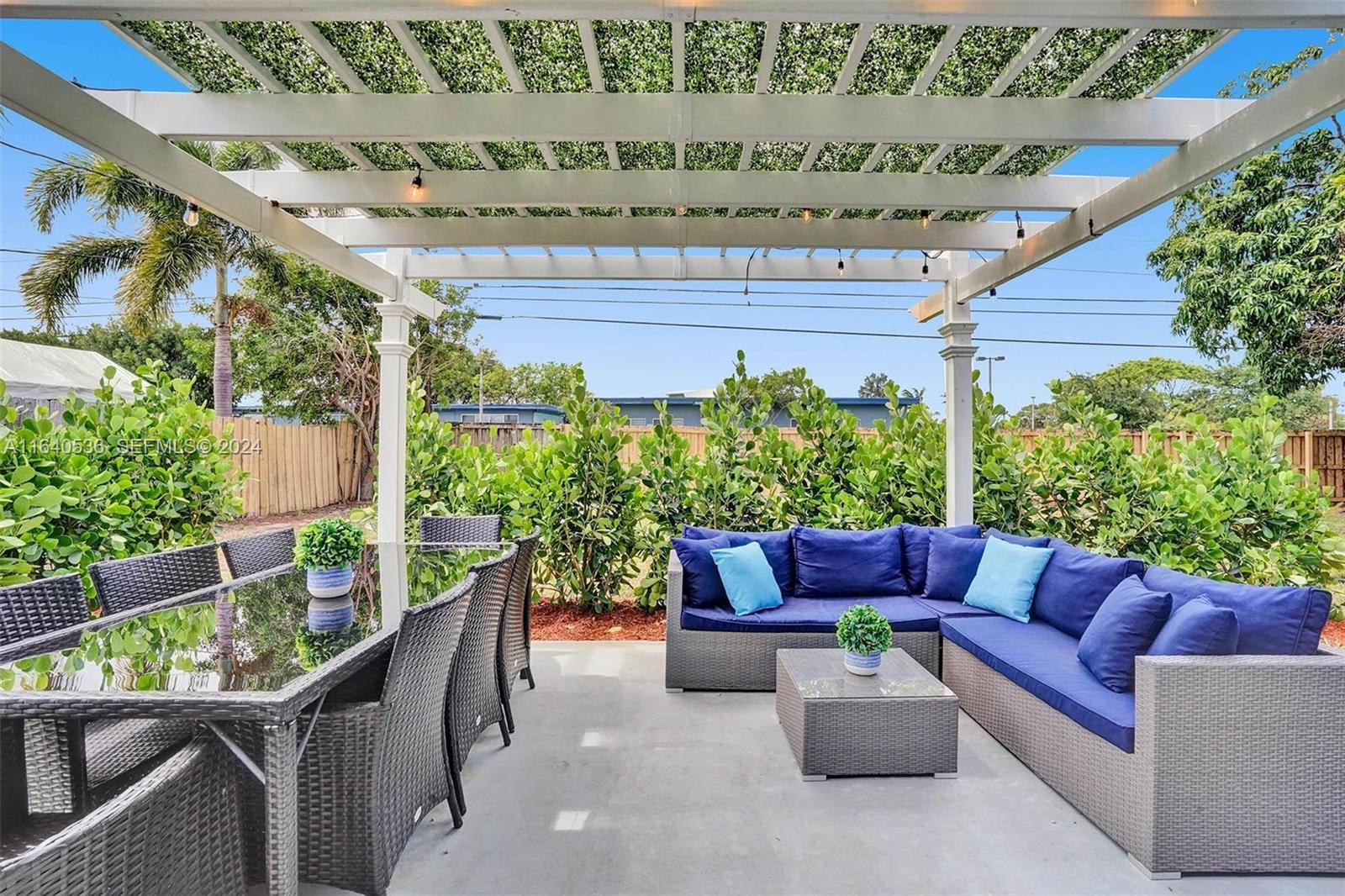 1105 SE 4th Court