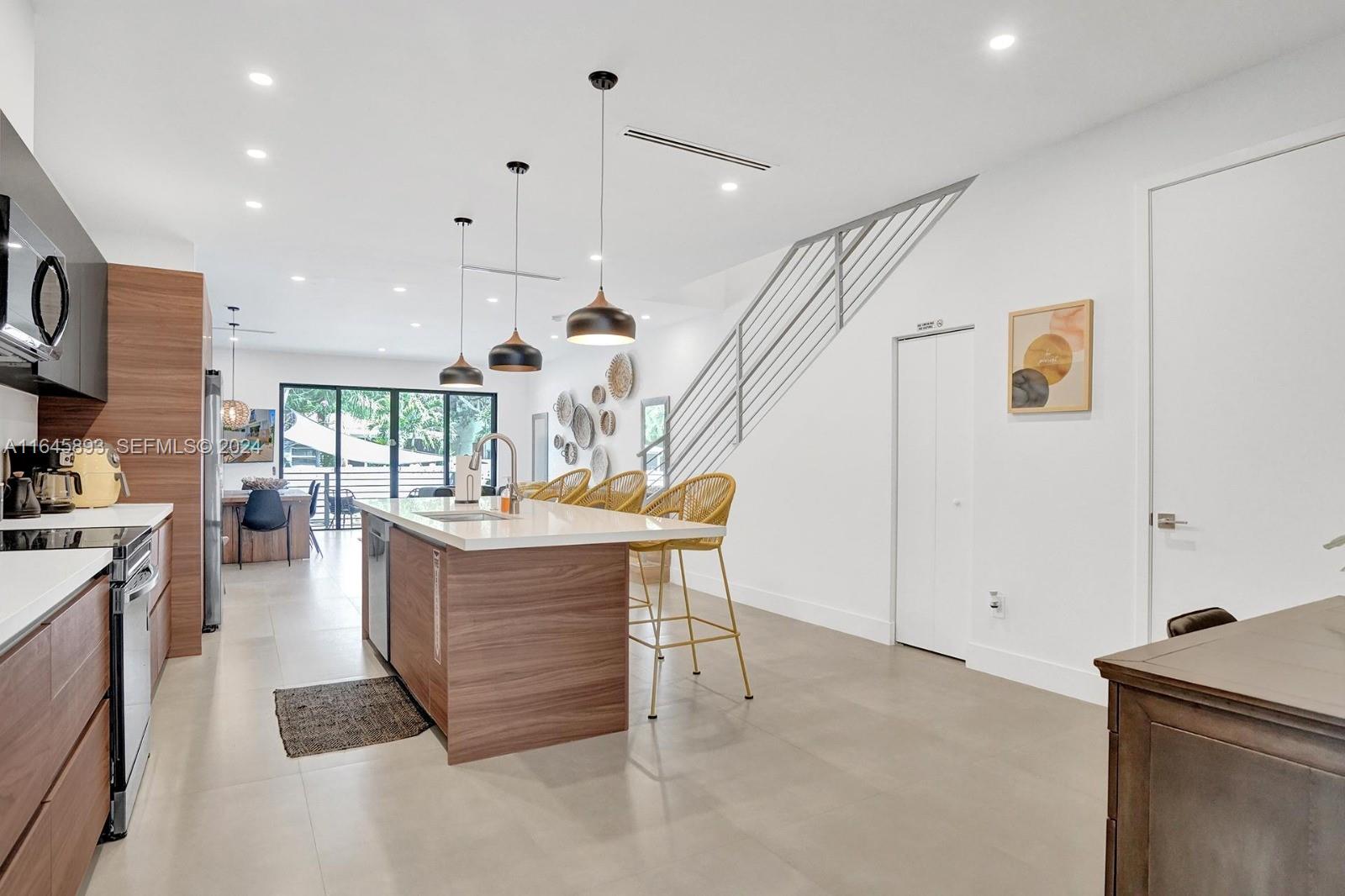 513 SW 11th Street