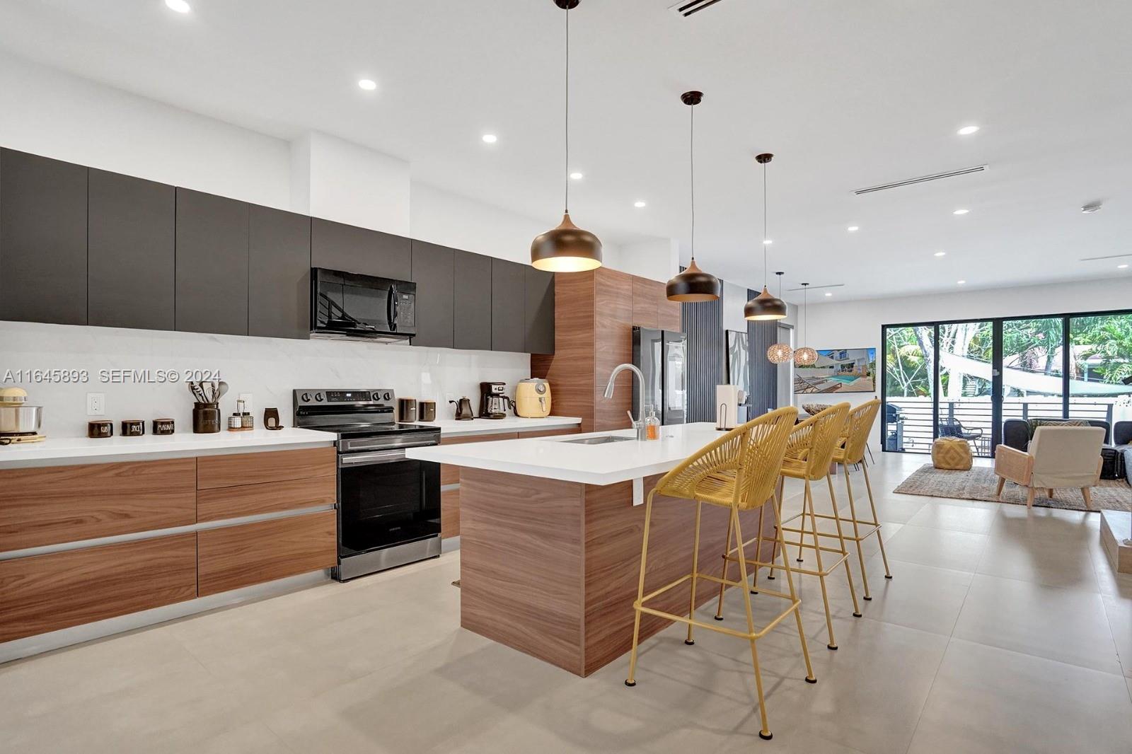 513 SW 11th Street