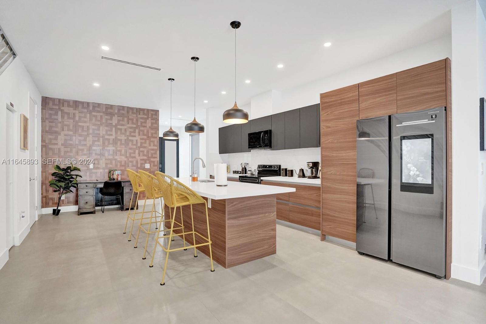 513 SW 11th Street