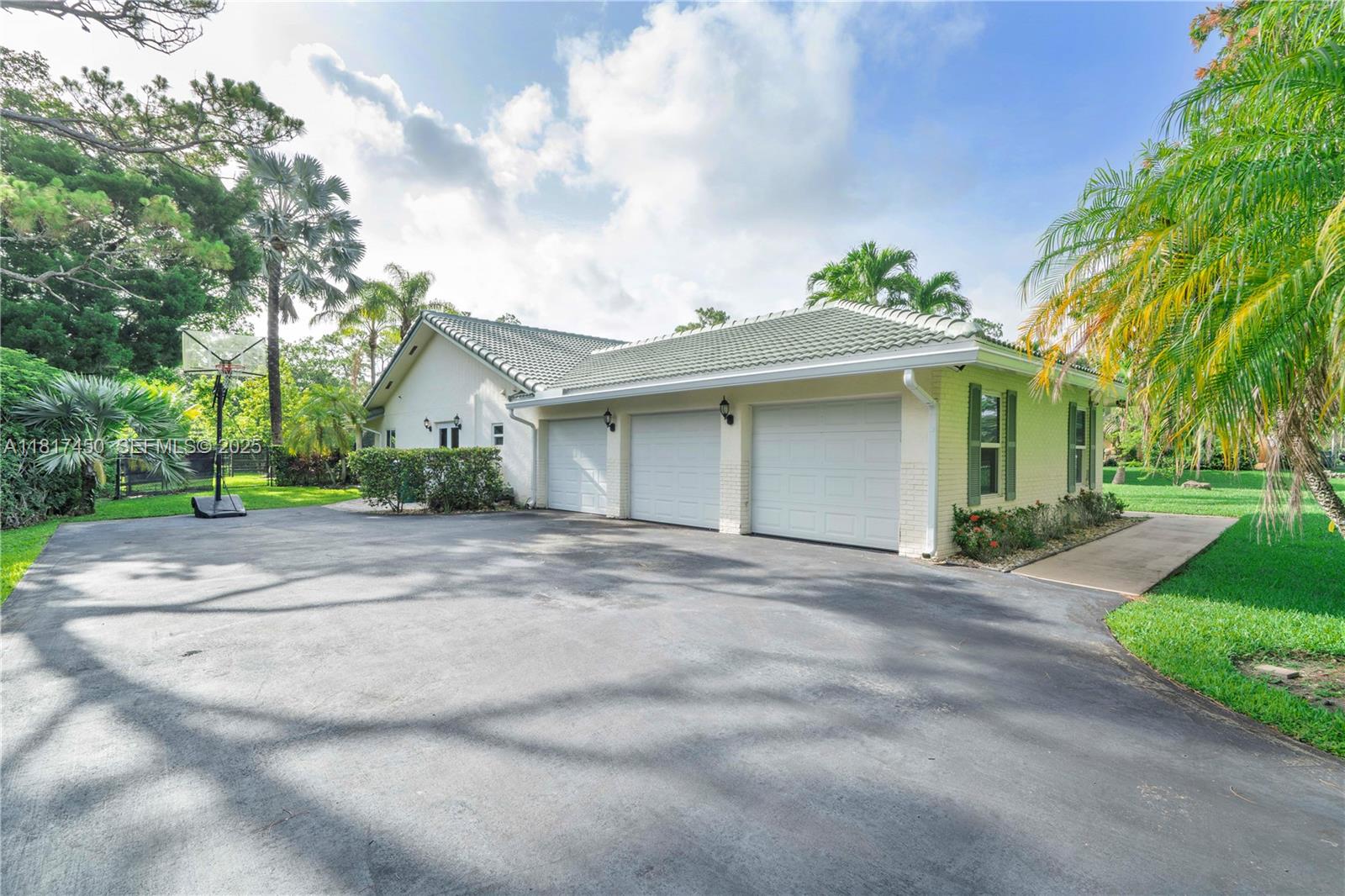 5942 NW 71st Terrace