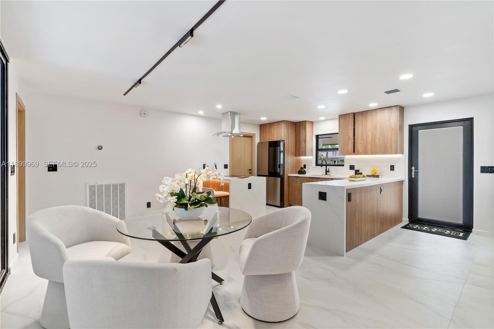 2020 NE 54th