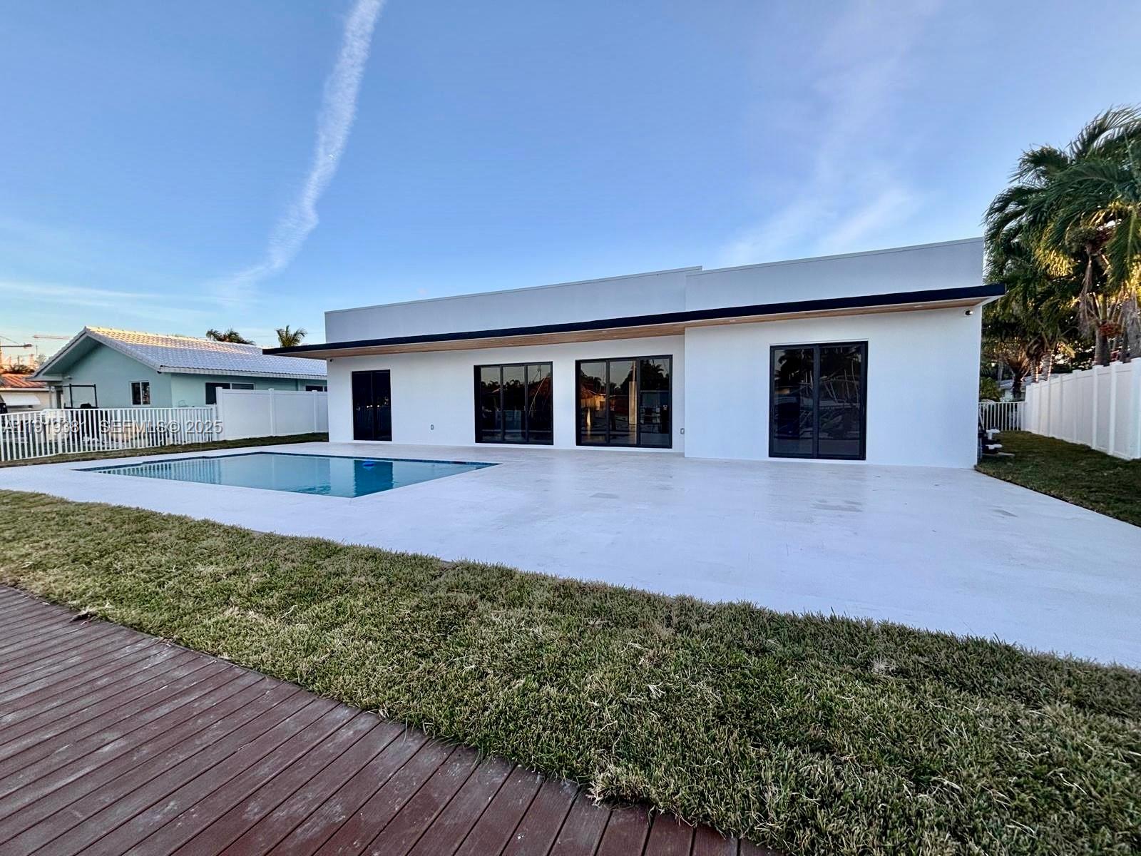 1409 SE 14th Court