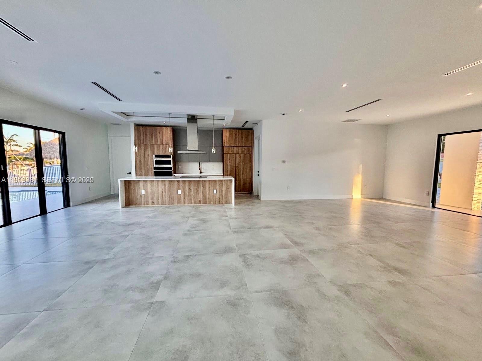 1409 SE 14th Court