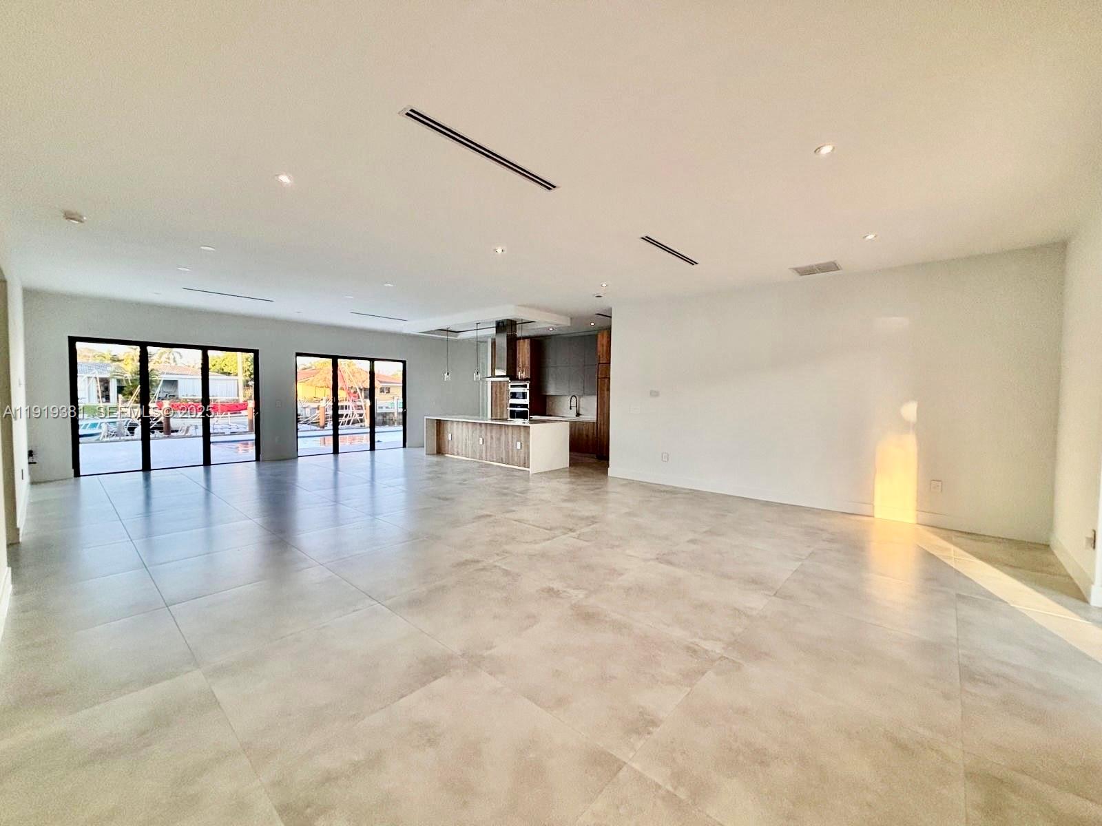 1409 SE 14th Court