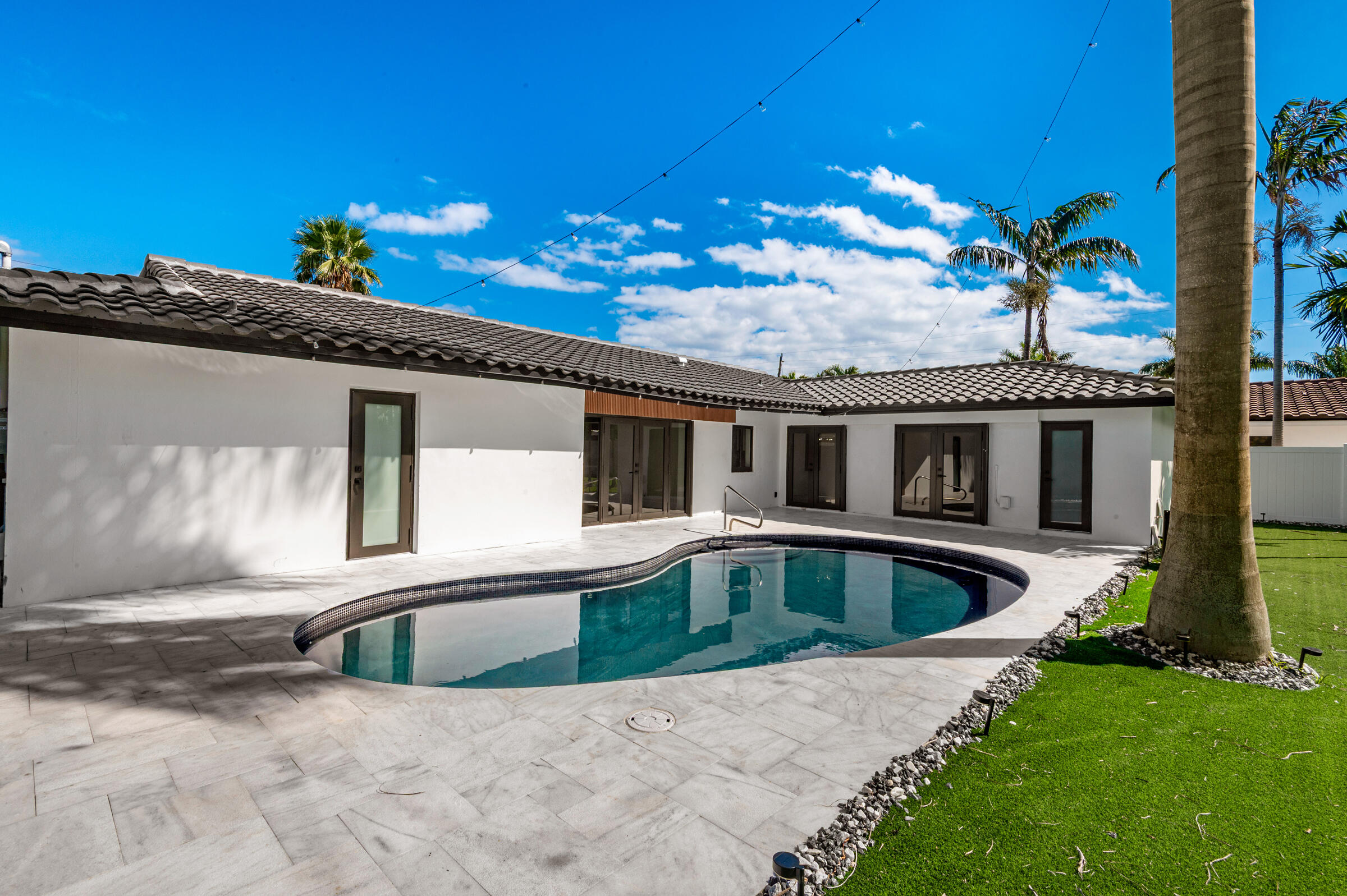 4721 Bayview Drive