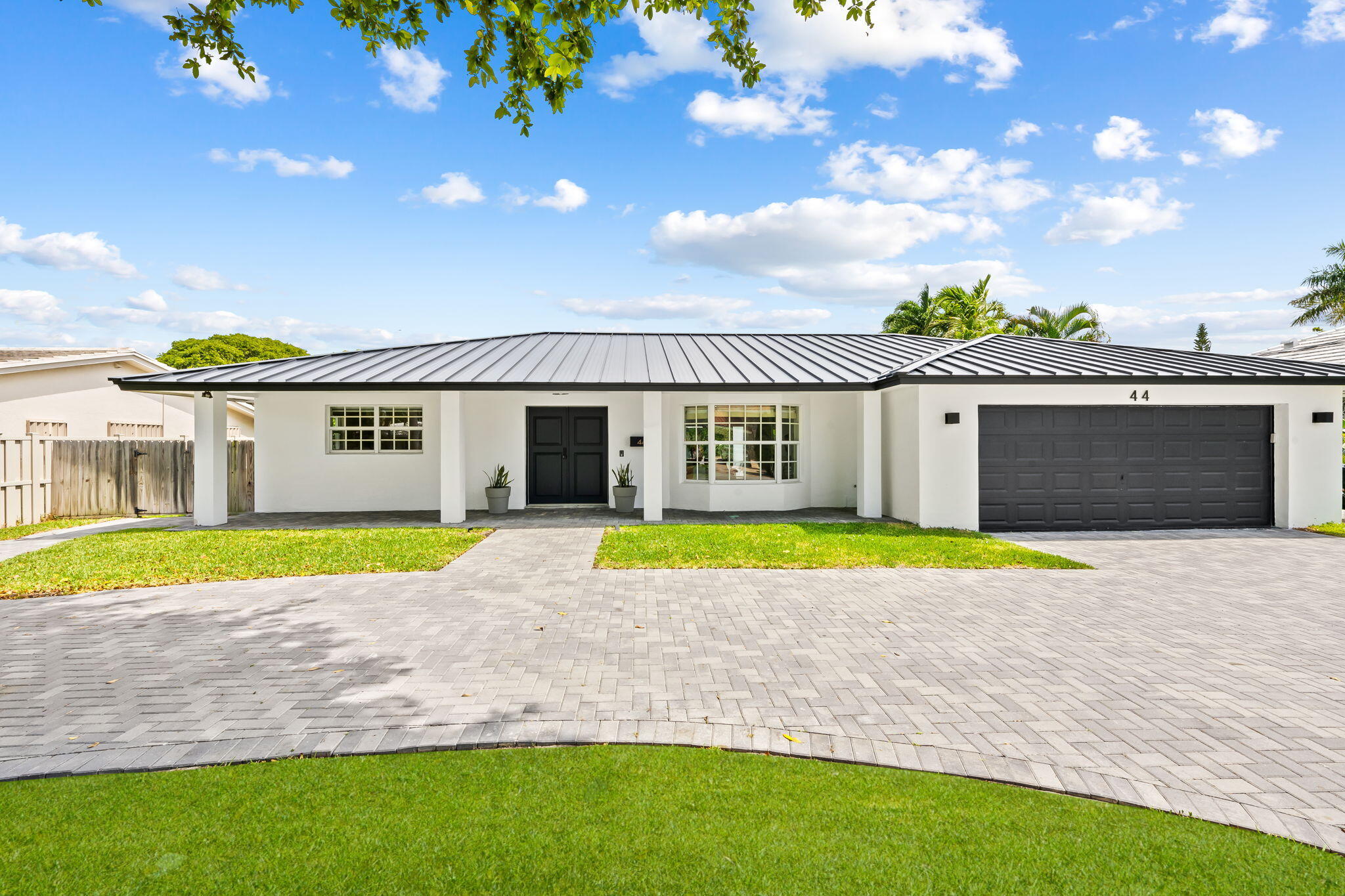 44 FORT ROYAL Isle