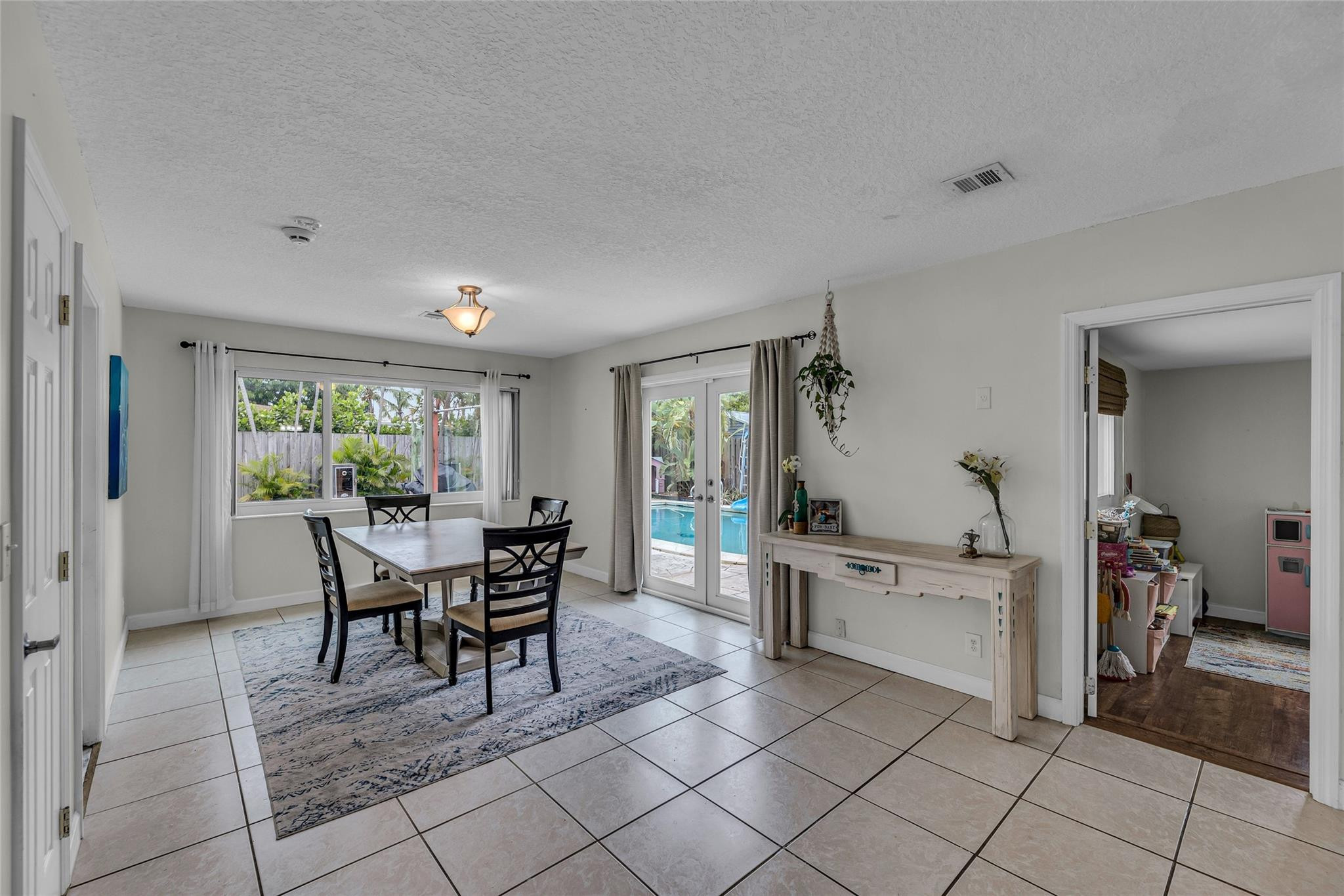 5 SE 11th Ct
