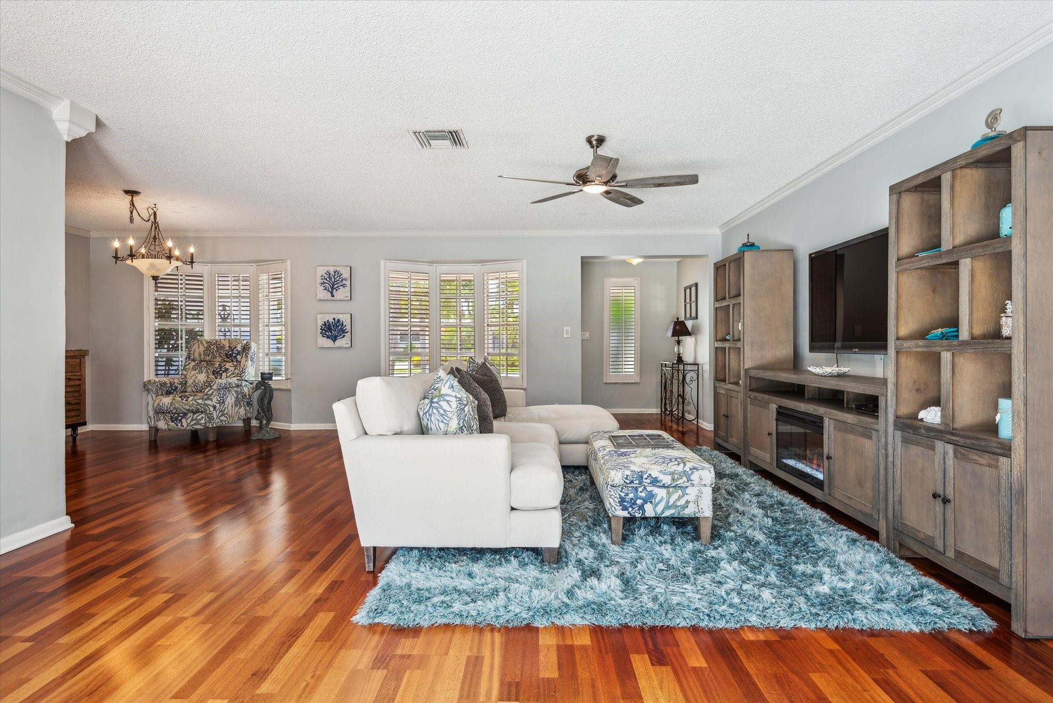 6230 NE 20th Ter