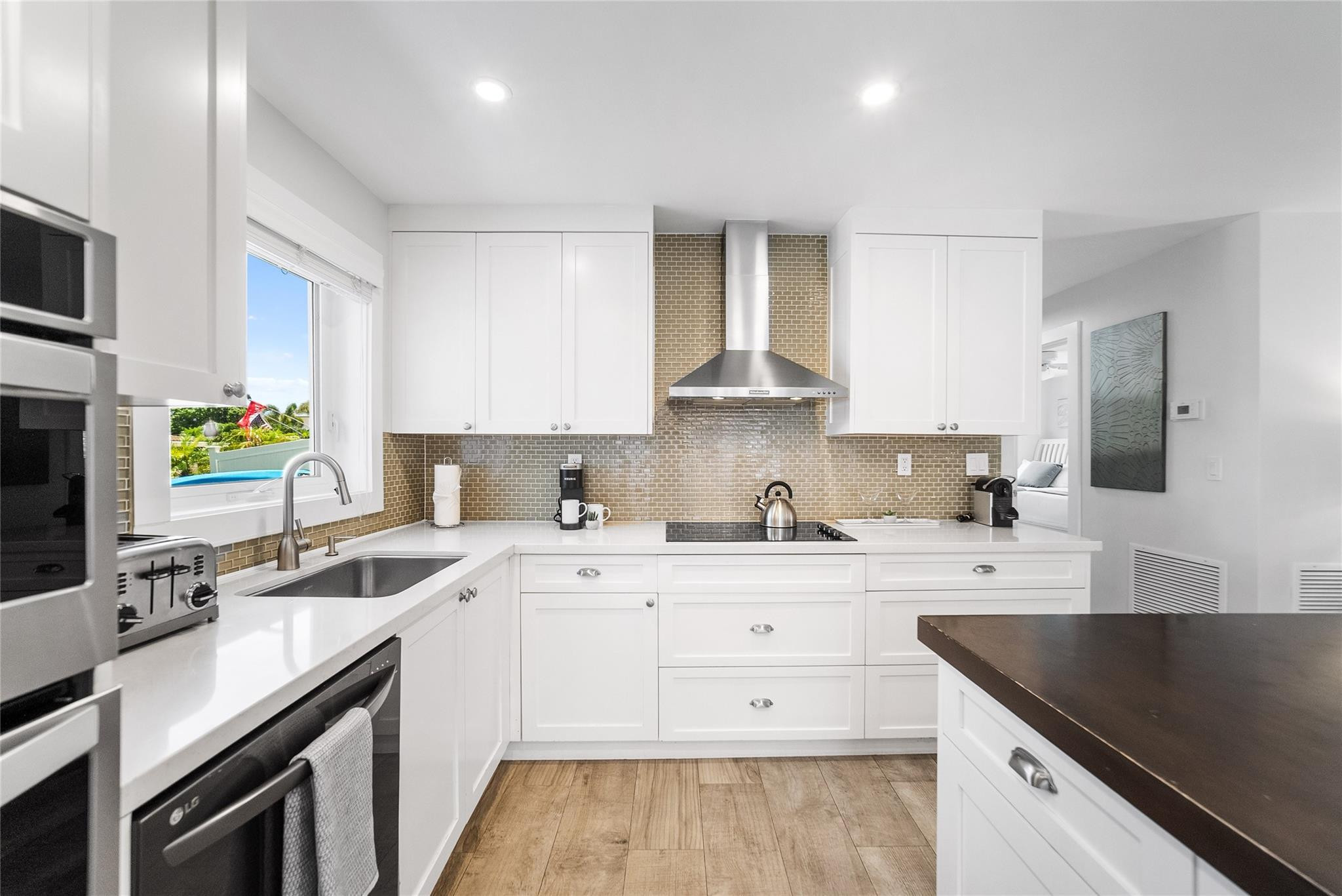 331 SE 12th St