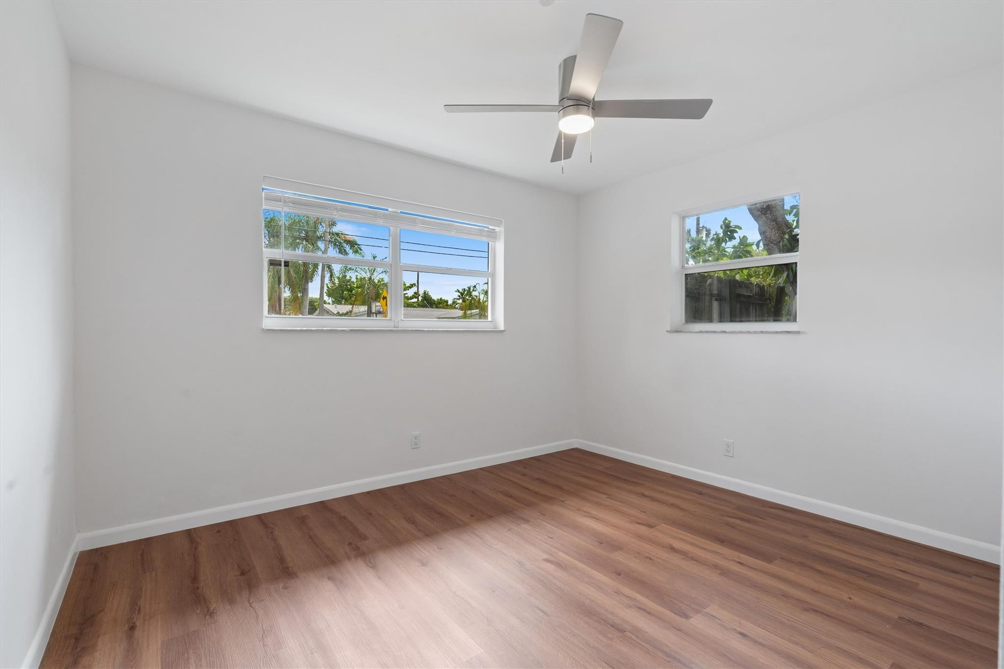 4351 NE 15th Ter