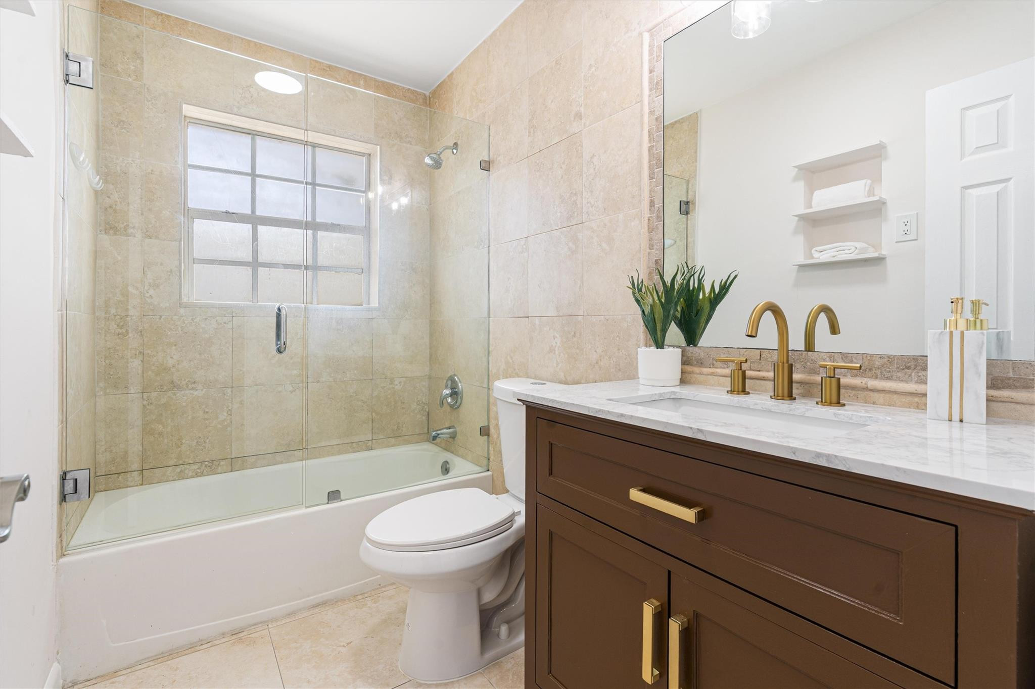 4351 NE 15th Ter