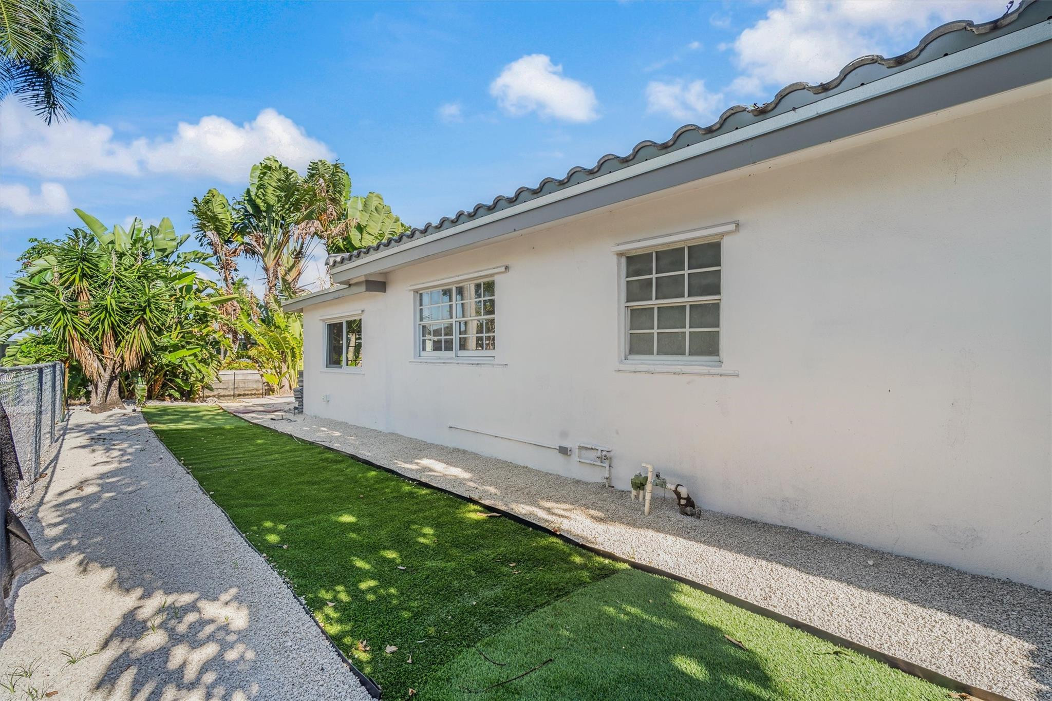 4351 NE 15th Ter