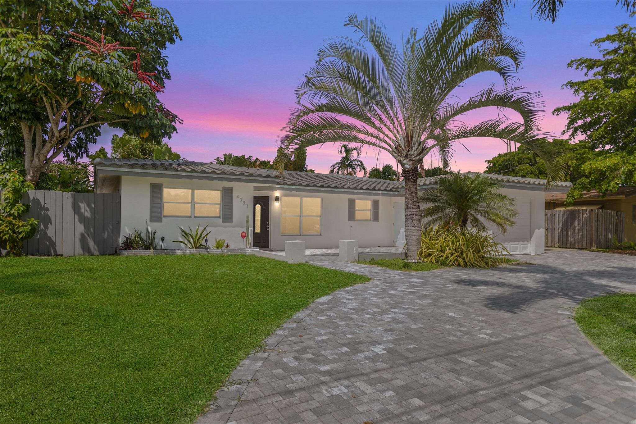 4351 NE 15th Ter