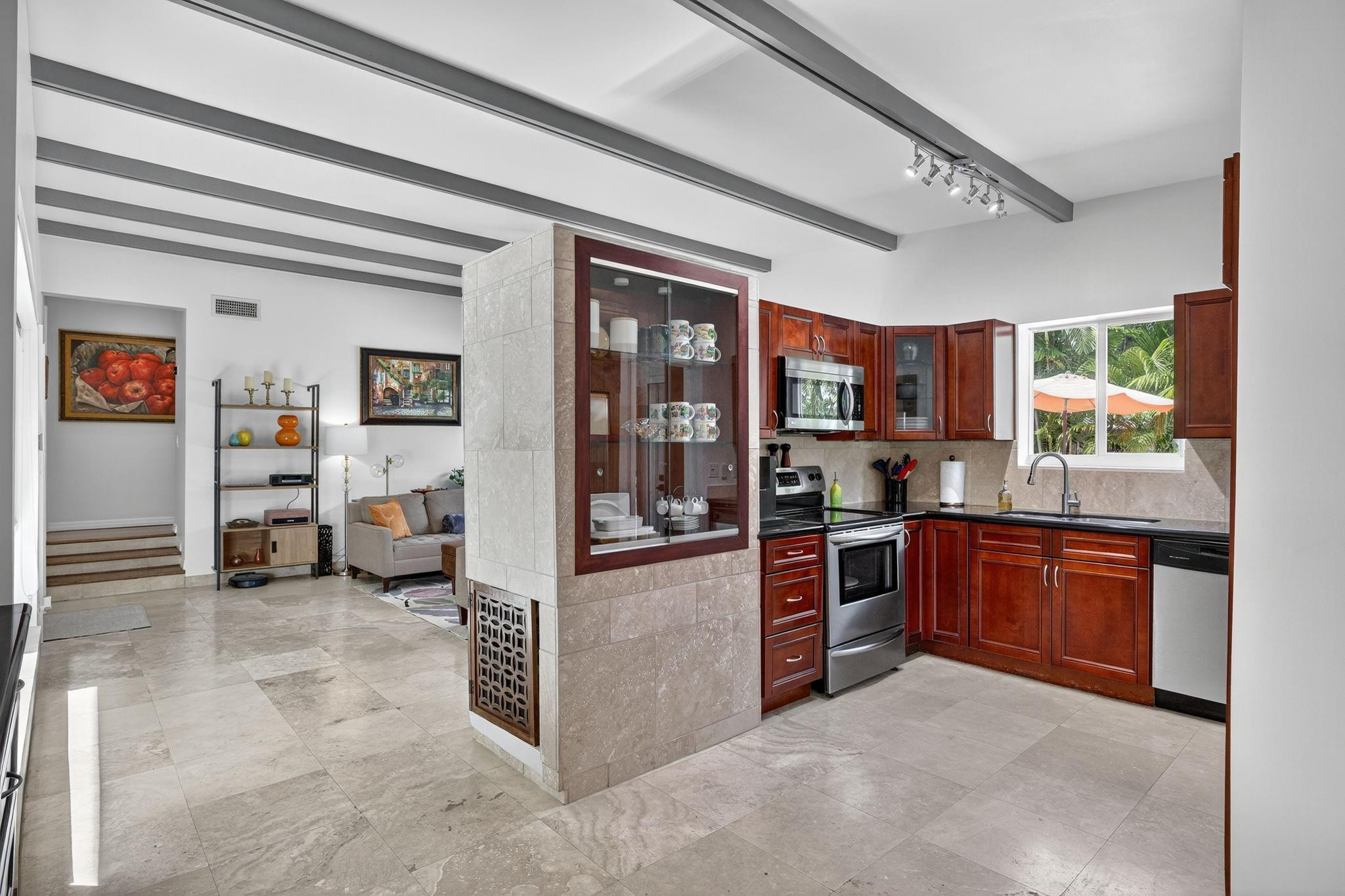 2625 NE 16th Ave