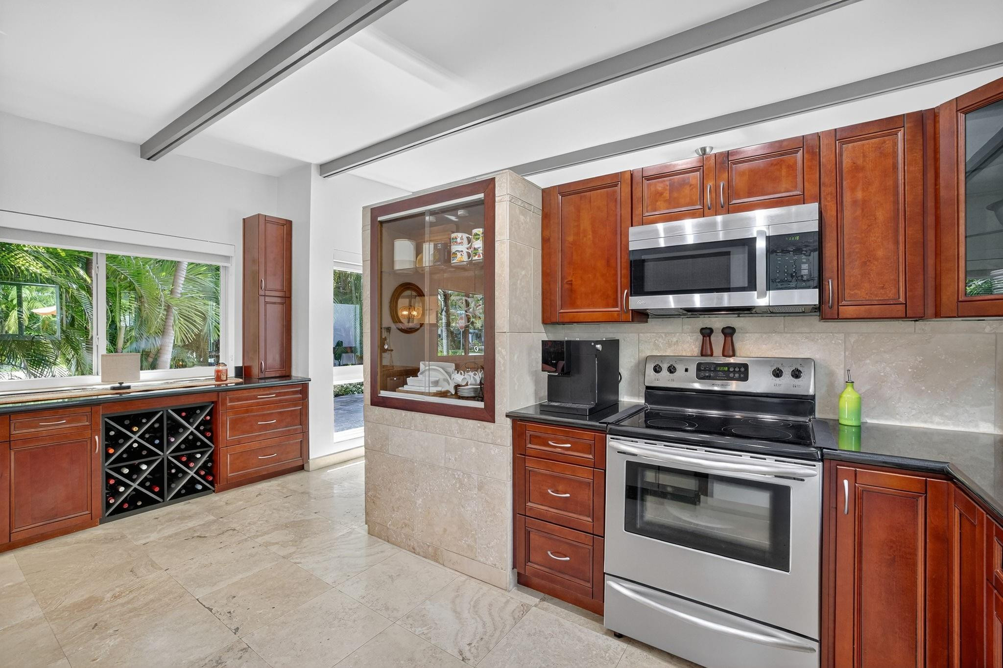 2625 NE 16th Ave