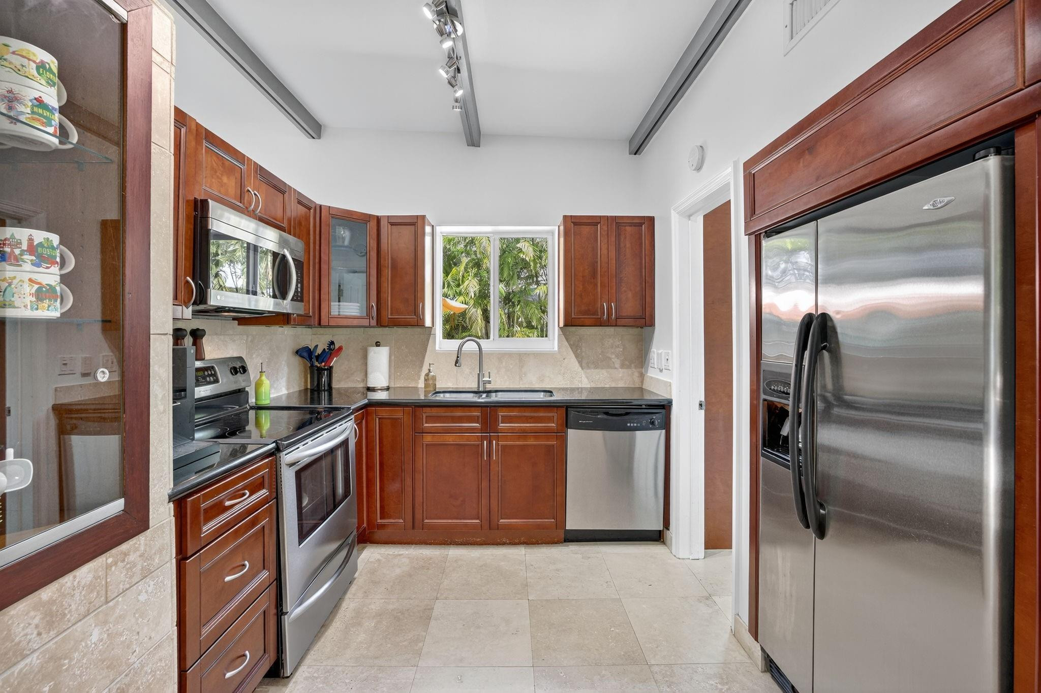 2625 NE 16th Ave