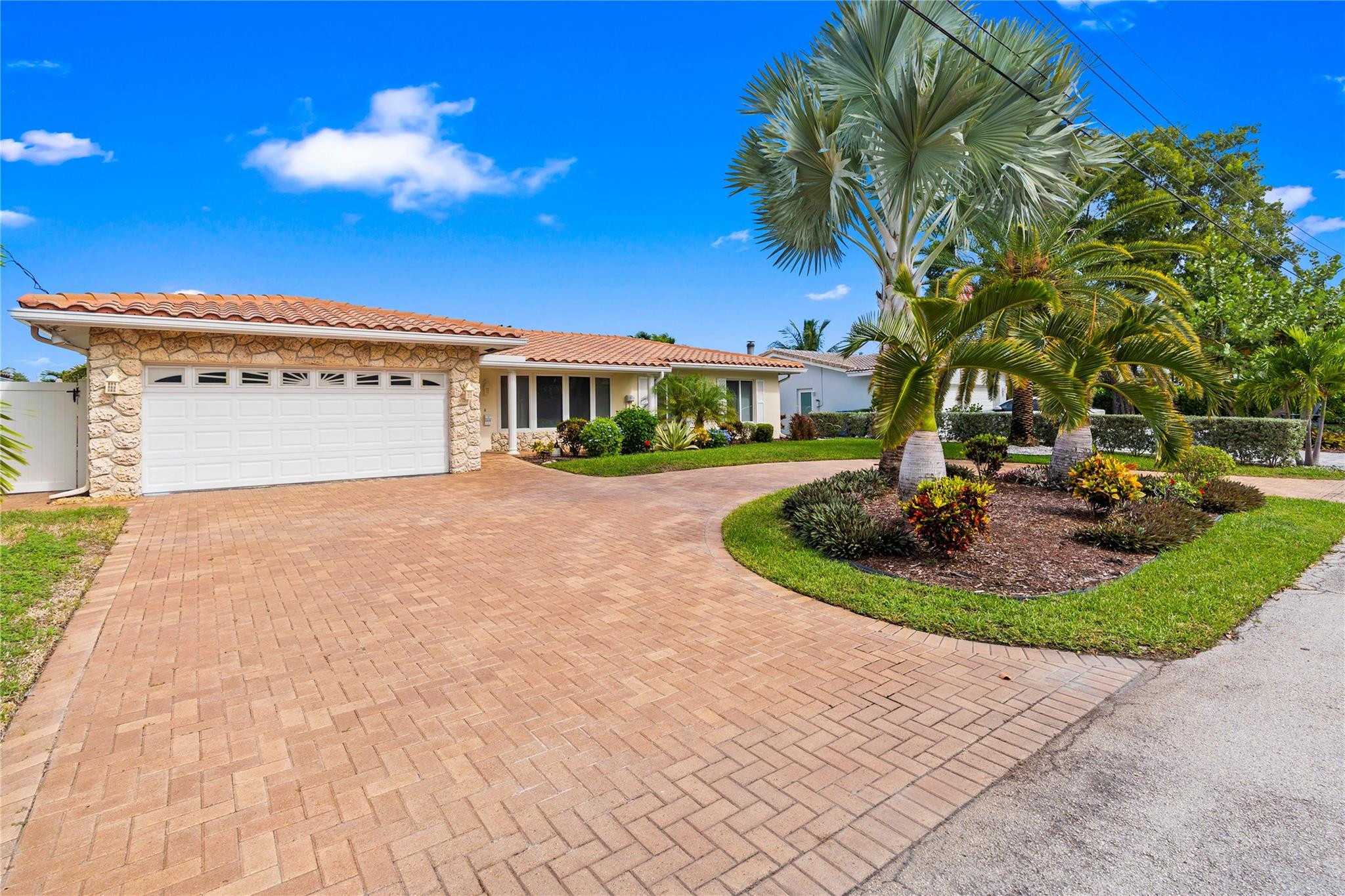 1417 NE 56TH CT