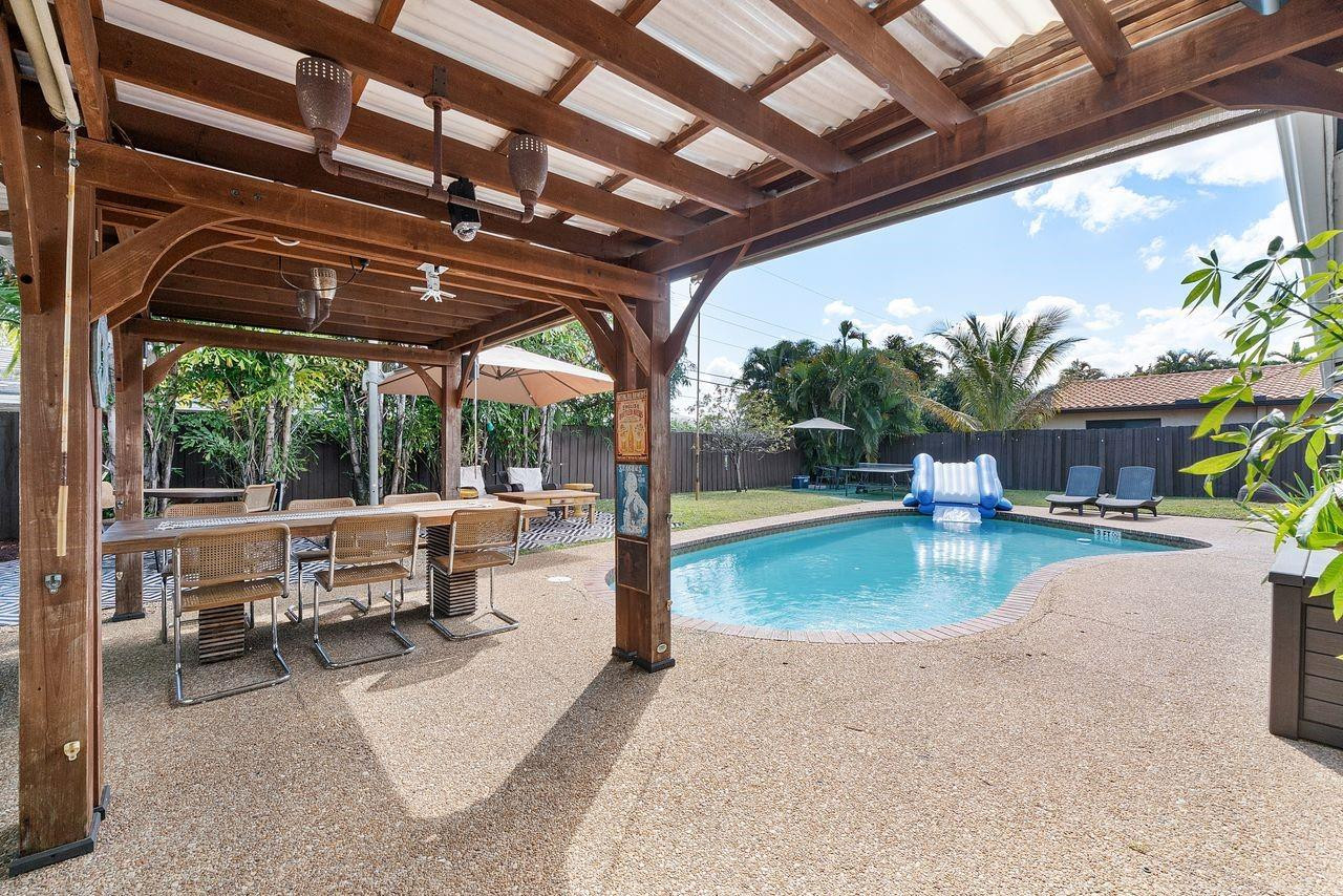 1530 NE 53rd Street