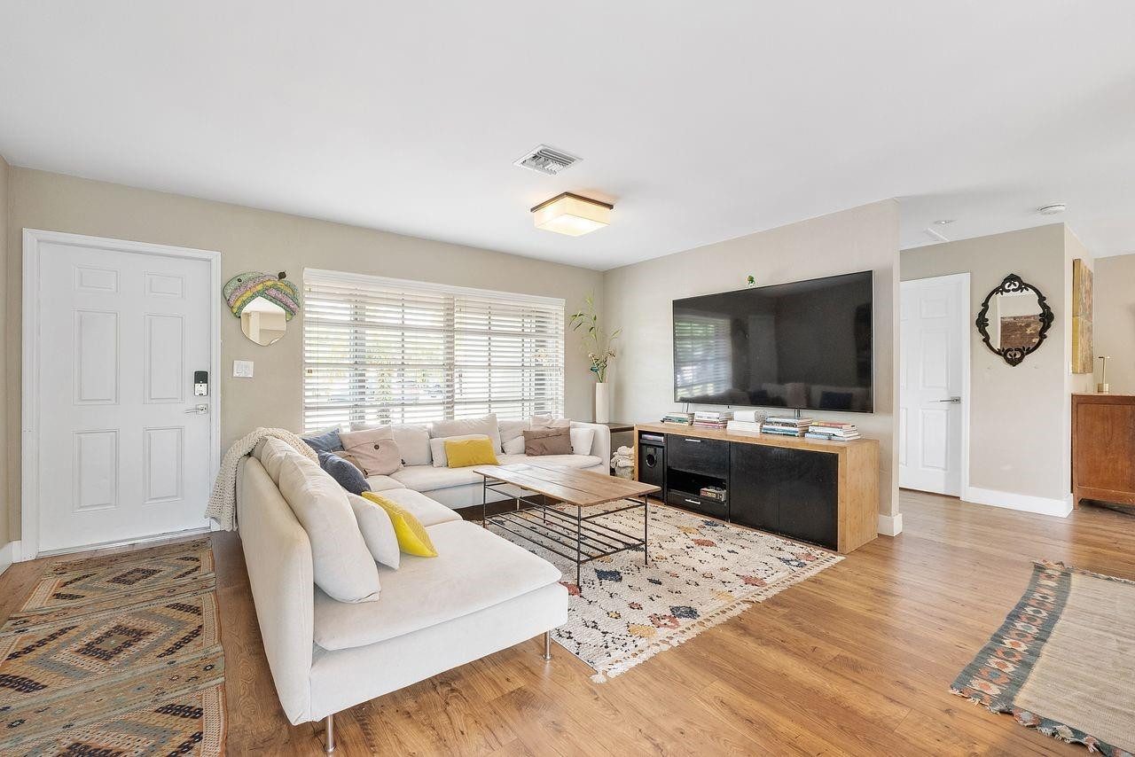 1530 NE 53rd Street
