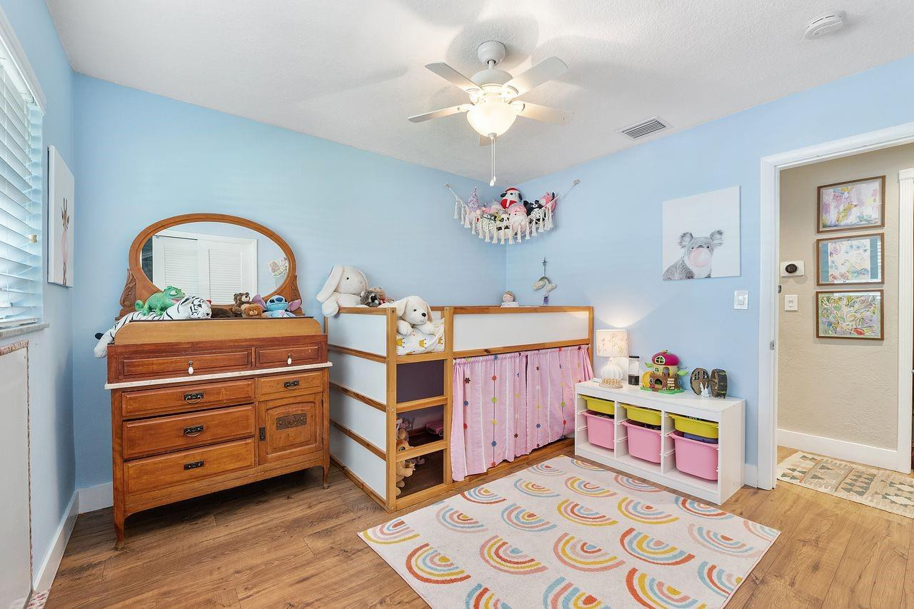 1530 NE 53rd Street